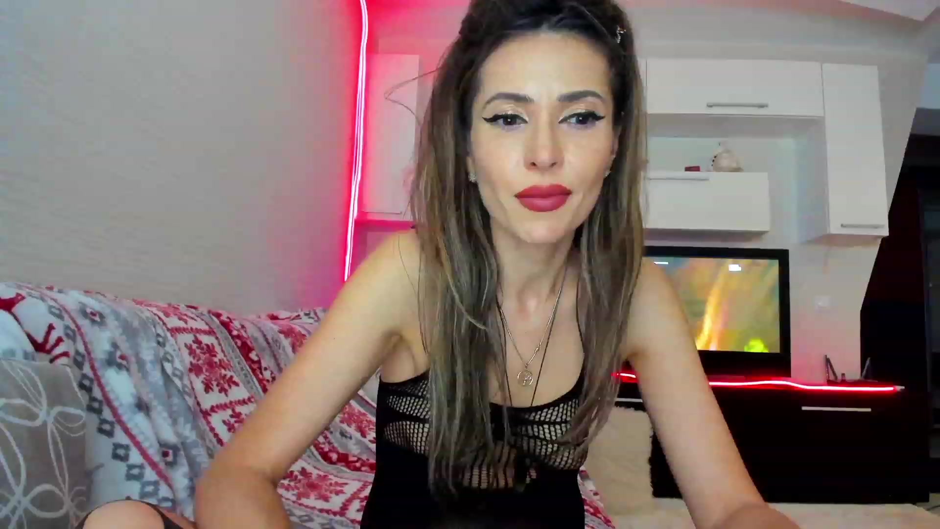 Gallery image thumbnail from SmileyTinaa's myfreecams stream on, 05/20/2023, 01:39 image 14 of 20