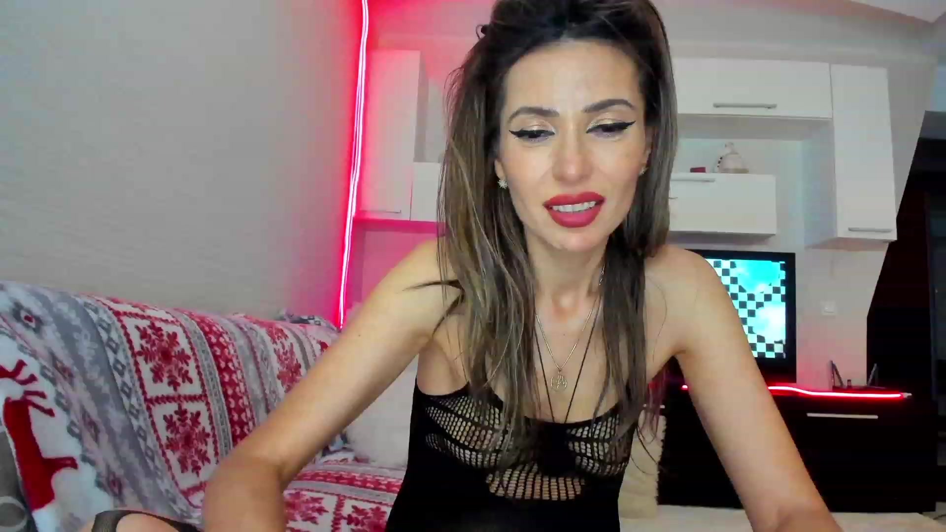 Gallery image thumbnail from SmileyTinaa's myfreecams stream on, 05/20/2023, 05:58 image 5 of 20