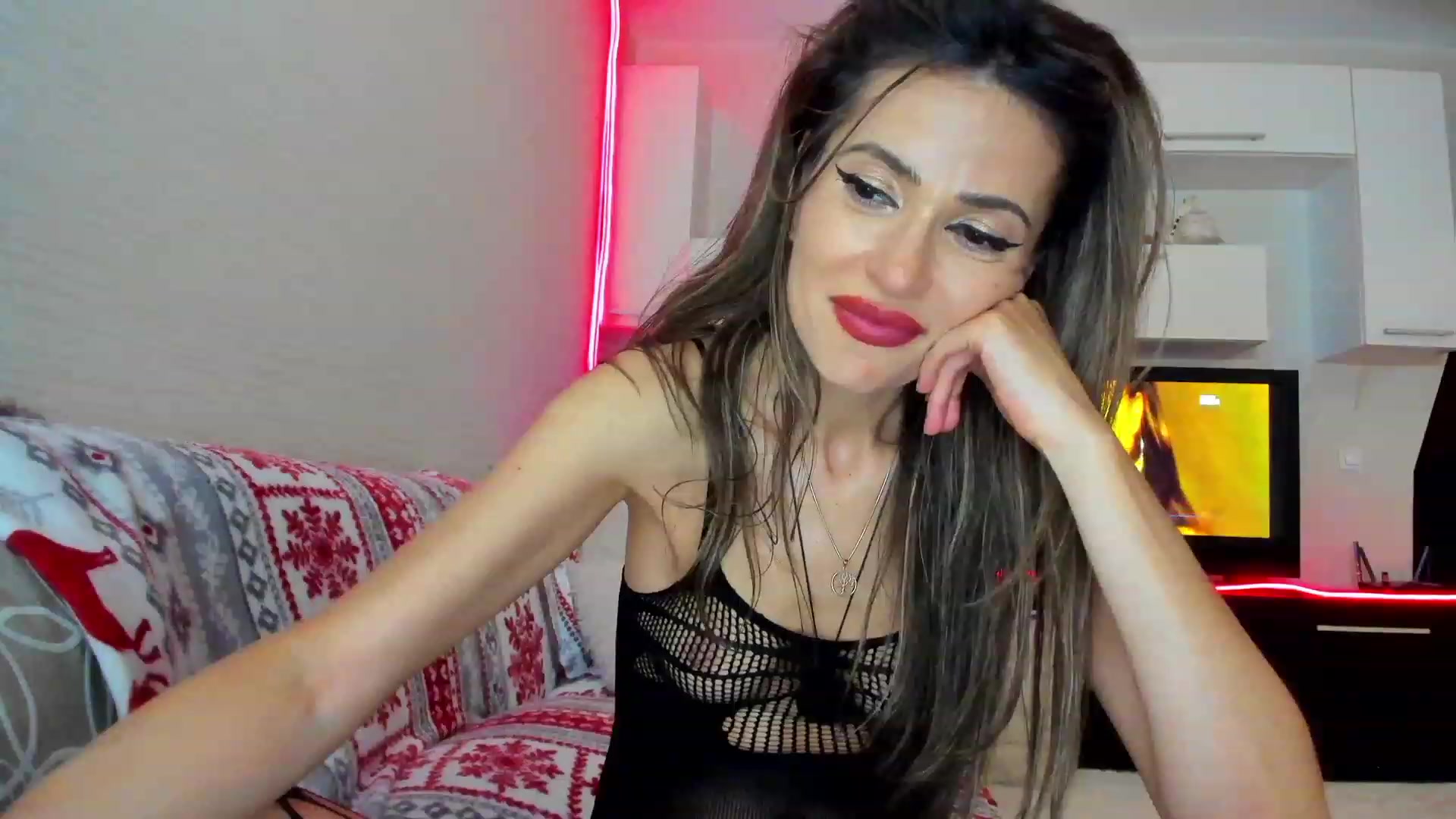 Gallery image thumbnail from SmileyTinaa's myfreecams stream on, 05/20/2023, 05:58 image 13 of 20