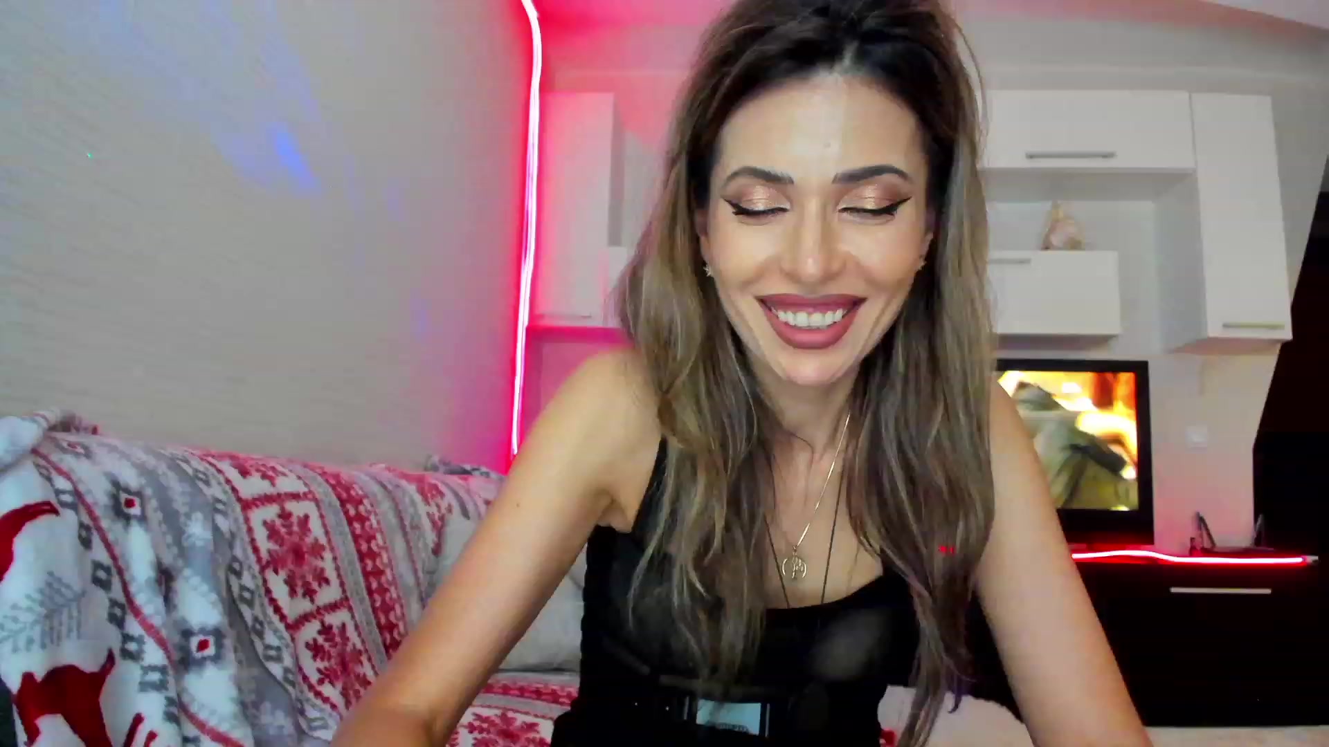 Gallery image thumbnail from SmileyTinaa's myfreecams stream on, 05/23/2023, 24:14 image 4 of 20