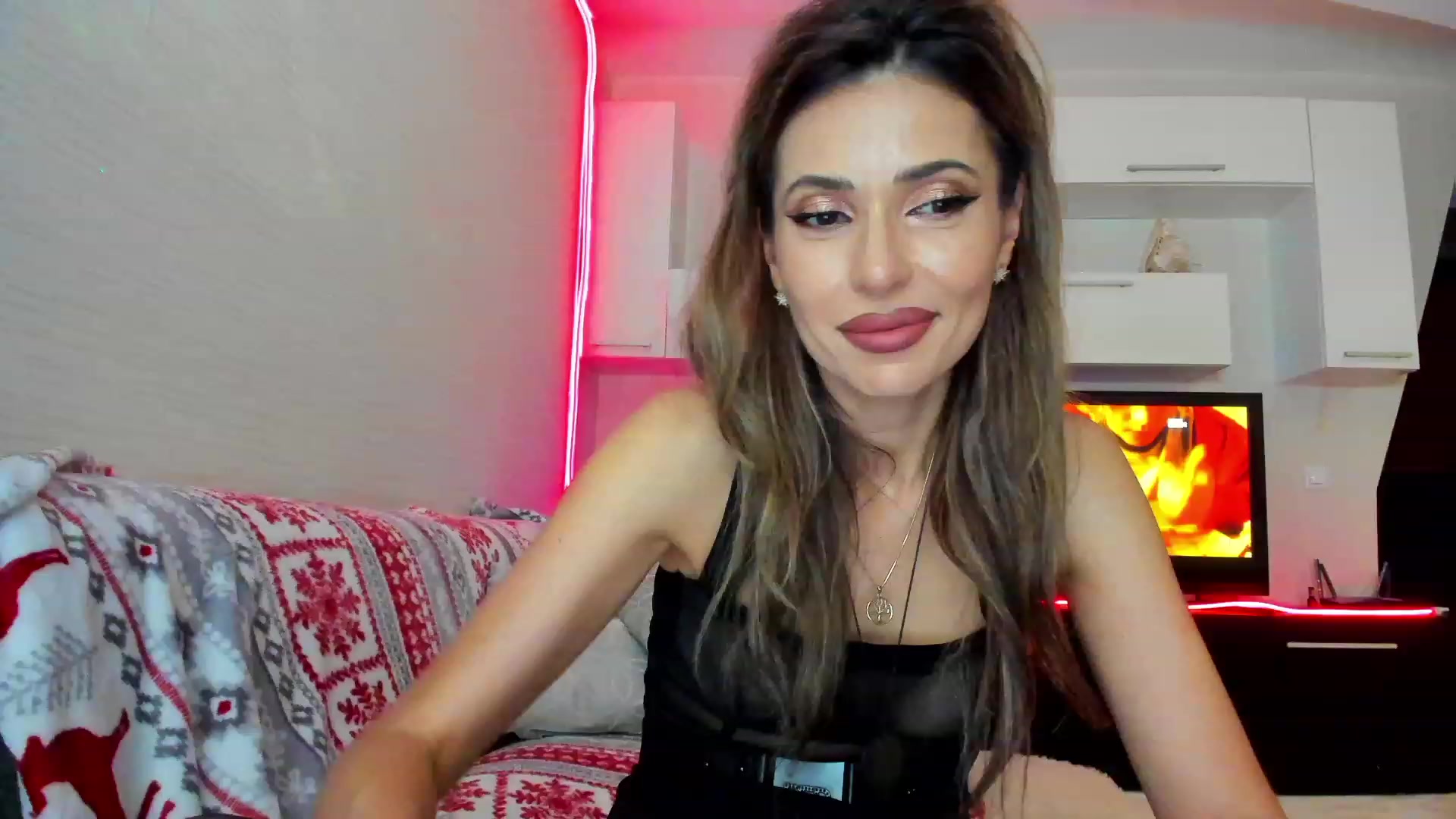 Gallery image thumbnail from SmileyTinaa's myfreecams stream on, 05/23/2023, 24:14 image 2 of 20