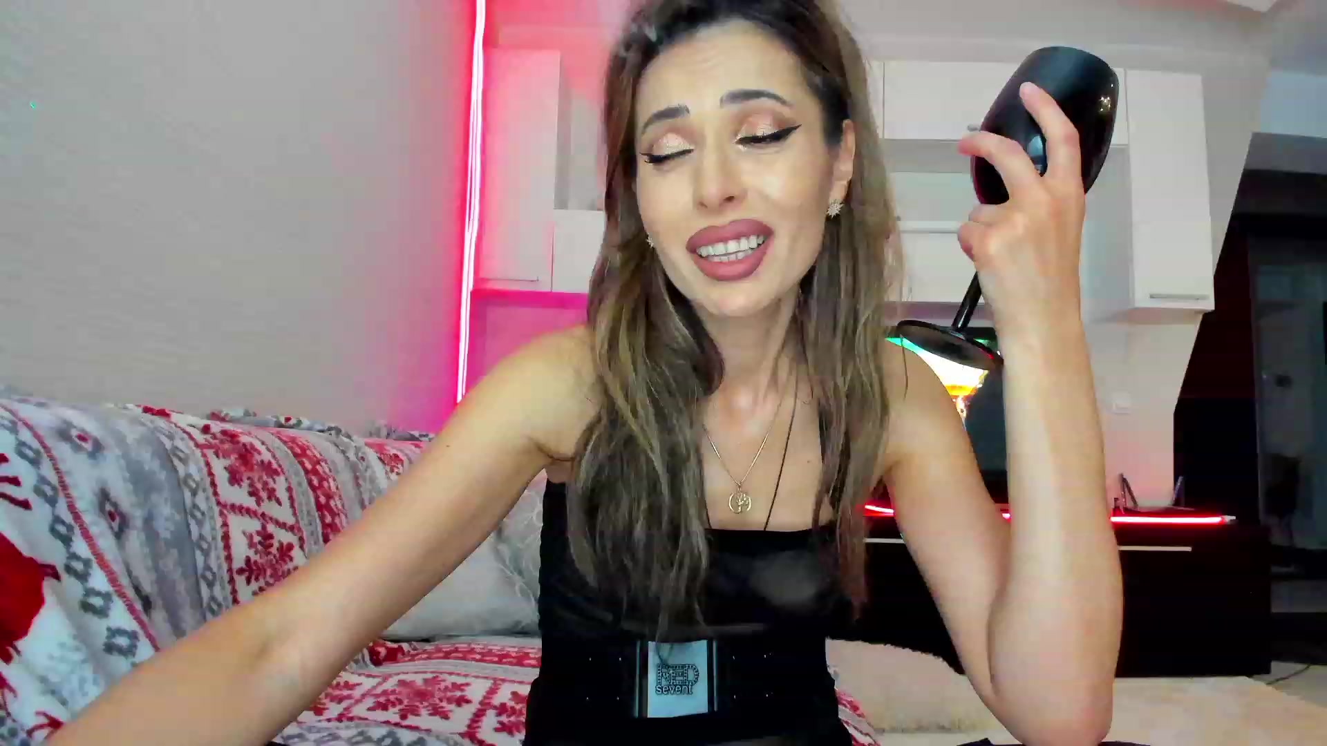 Gallery image thumbnail from SmileyTinaa's myfreecams stream on, 05/23/2023, 24:14 image 11 of 20