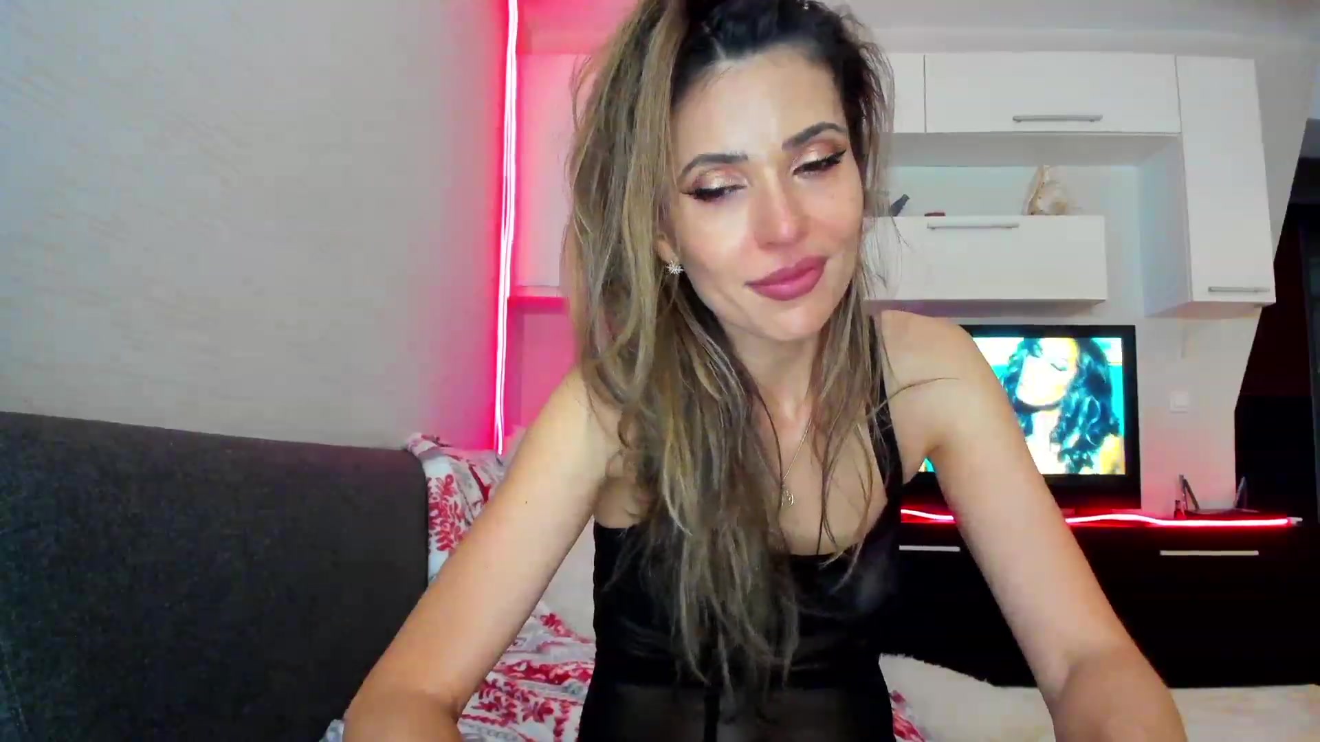 Gallery image thumbnail from SmileyTinaa's myfreecams stream on, 05/23/2023, 02:54 image 20 of 20