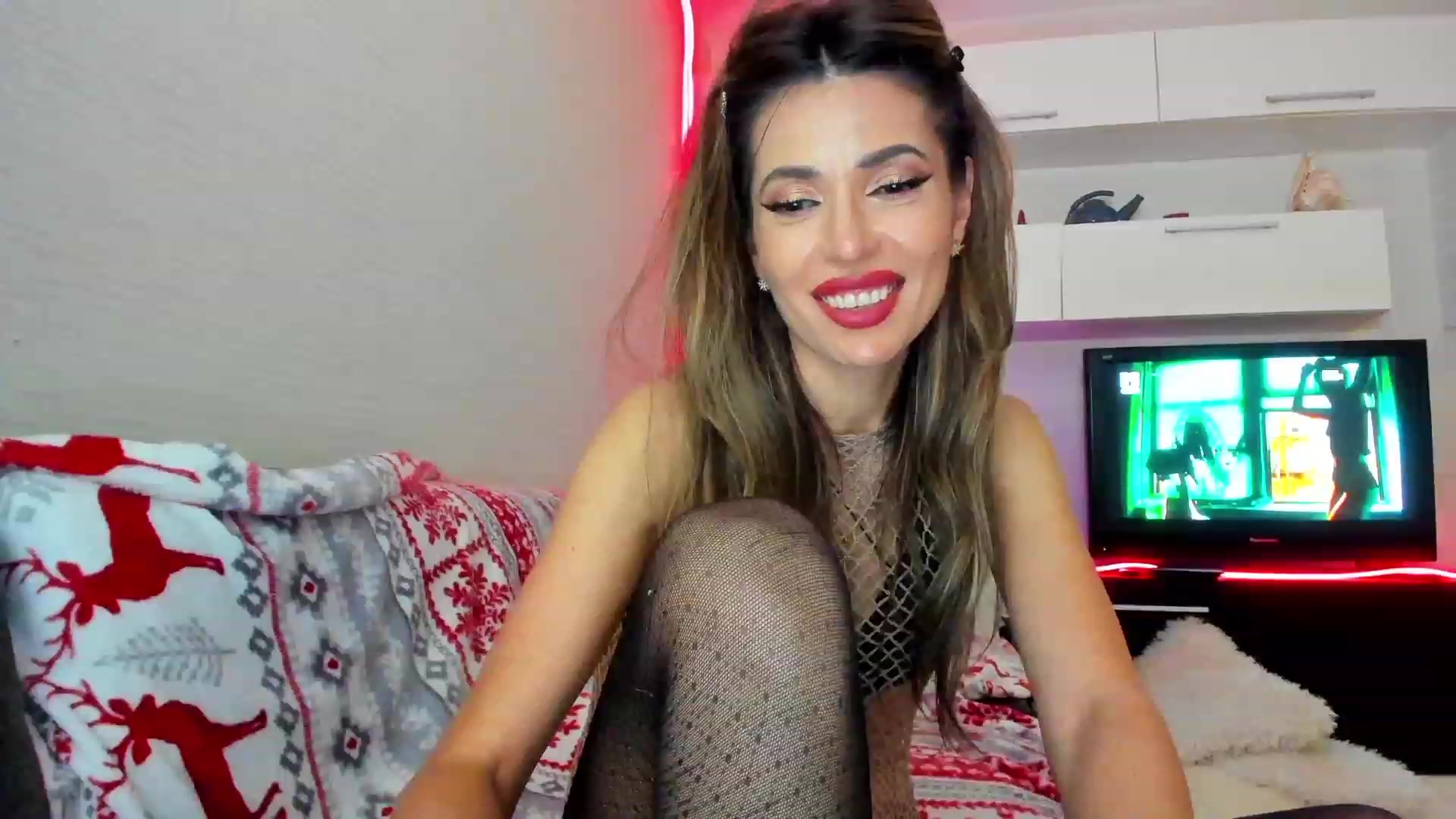 Gallery image thumbnail from SmileyTinaa's myfreecams stream on, 05/24/2023, 01:45 image 19 of 20
