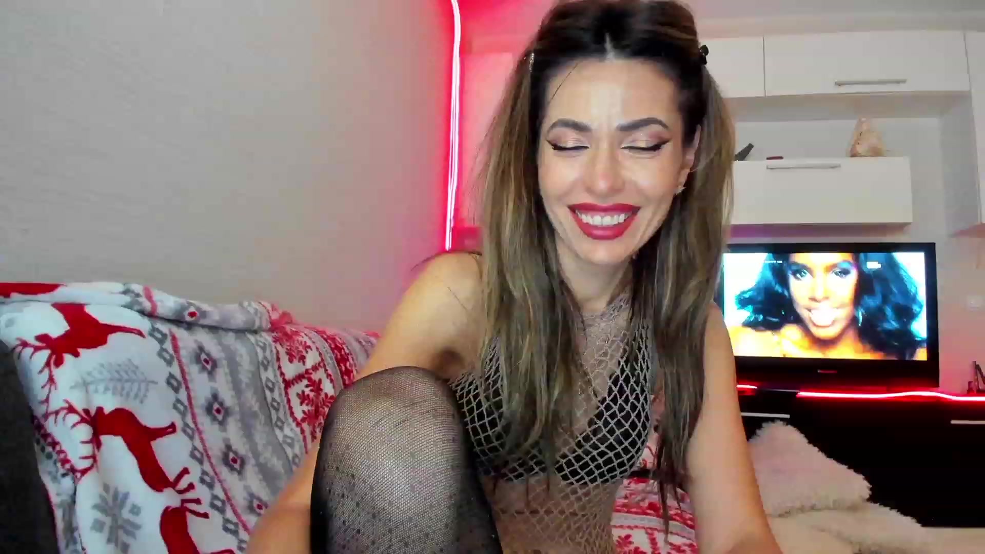 Gallery image thumbnail from SmileyTinaa's myfreecams stream on, 05/24/2023, 01:45 image 8 of 20