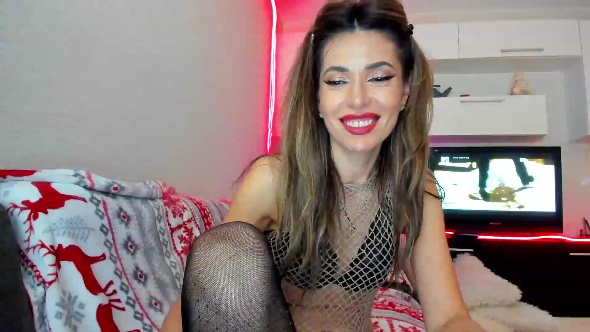 Gallery image thumbnail from SmileyTinaa's myfreecams stream on, 05/24/2023, 01:45 image 6 of 20