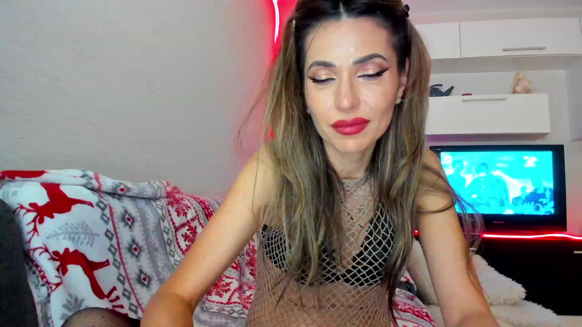Gallery image thumbnail from SmileyTinaa's myfreecams stream on, 05/24/2023, 01:45 image 16 of 20