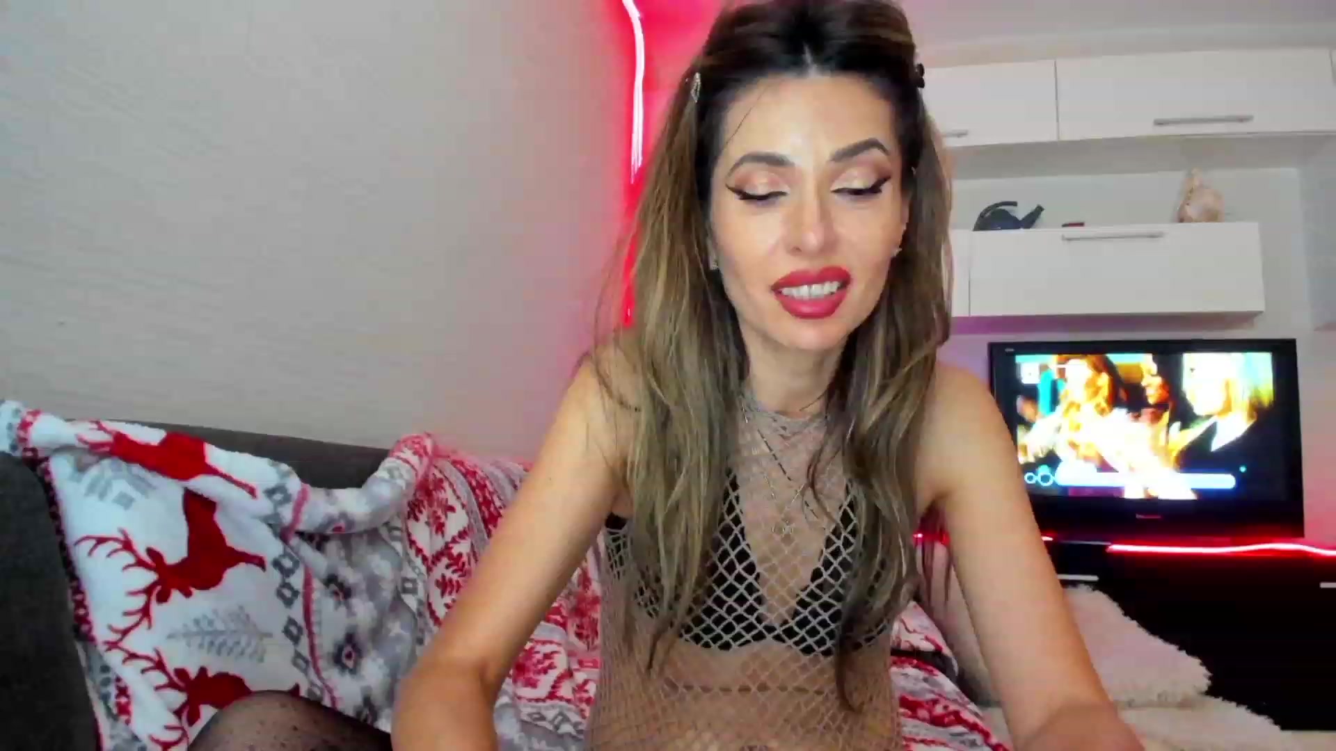 Gallery image thumbnail from SmileyTinaa's myfreecams stream on, 05/24/2023, 03:26 image 3 of 20