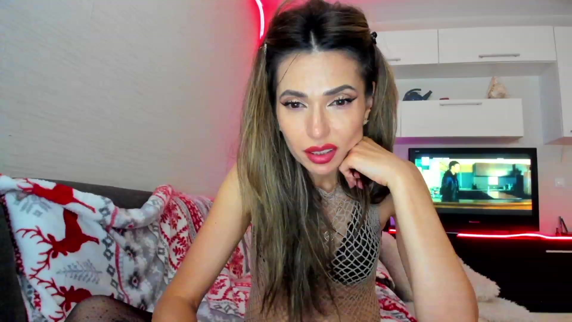 Gallery image thumbnail from SmileyTinaa's myfreecams stream on, 05/24/2023, 03:26 image 8 of 20