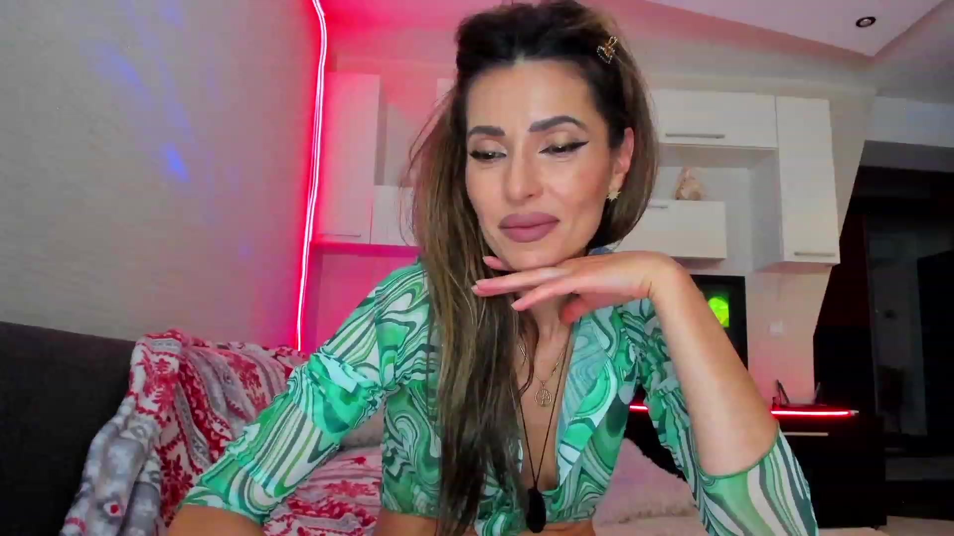 Gallery image thumbnail from SmileyTinaa's myfreecams stream on, 05/25/2023, 24:17 image 9 of 20