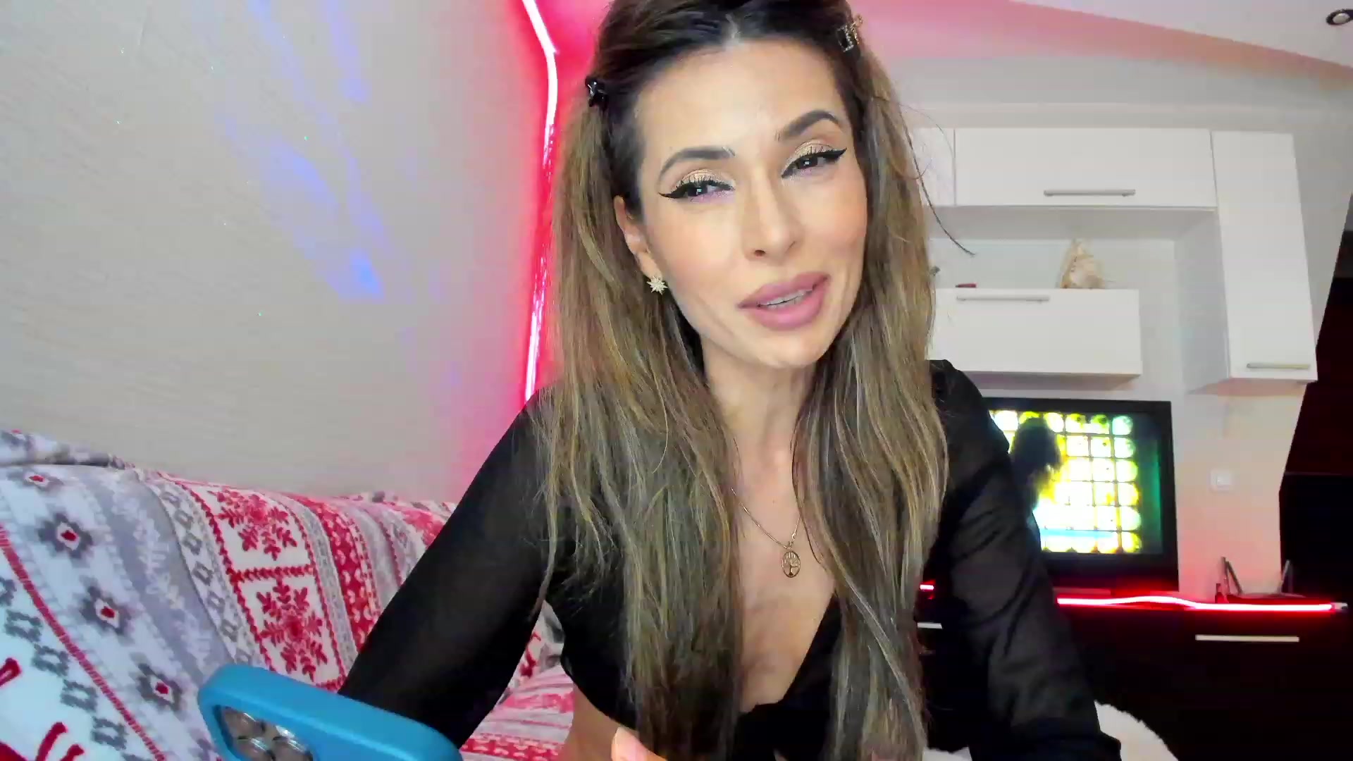 Gallery image thumbnail from SmileyTinaa's myfreecams stream on, 05/25/2023, 22:22 image 4 of 20