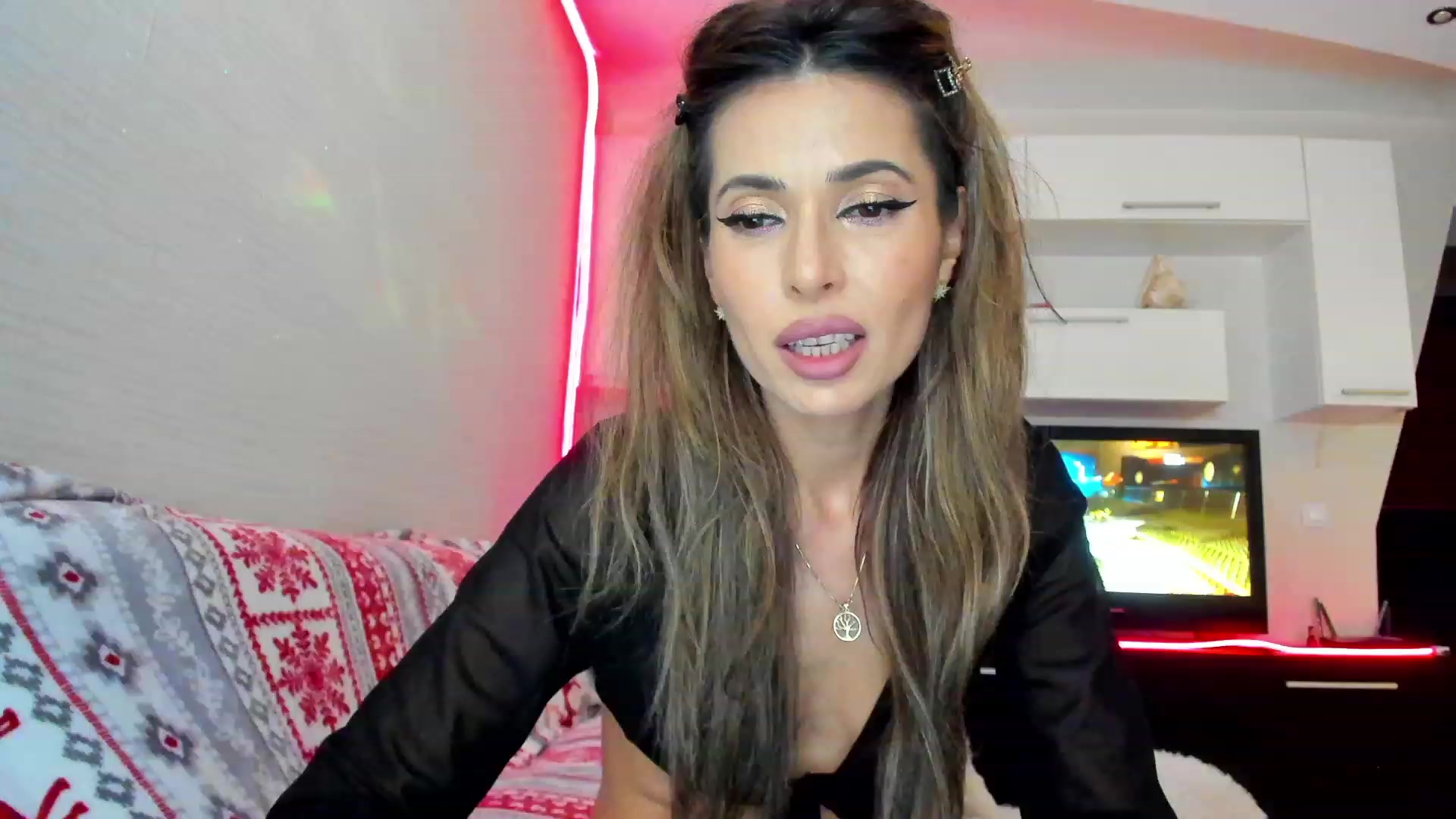 Gallery image thumbnail from SmileyTinaa's myfreecams stream on, 05/25/2023, 22:22 image 7 of 20