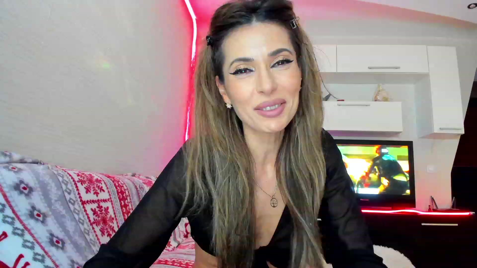 Gallery image thumbnail from SmileyTinaa's myfreecams stream on, 05/25/2023, 22:22 image 3 of 20