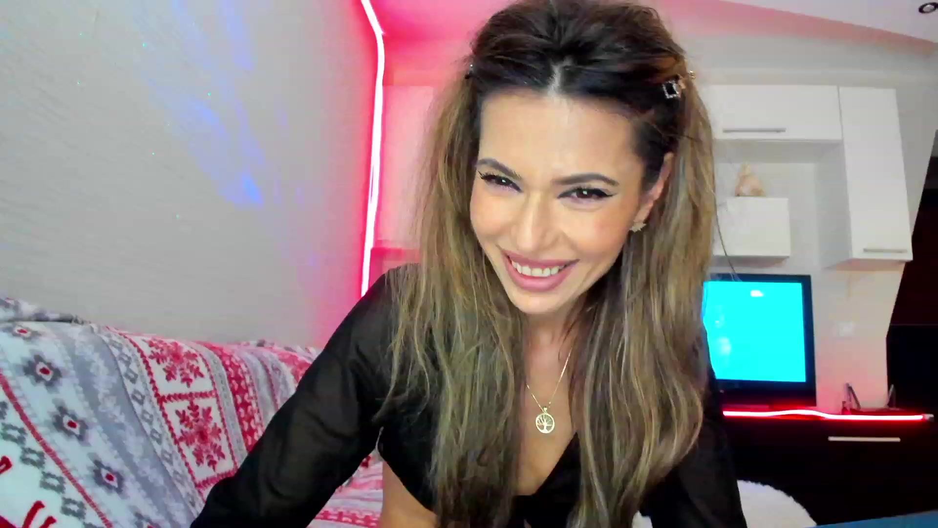 Gallery image thumbnail from SmileyTinaa's myfreecams stream on, 05/25/2023, 22:22 image 8 of 20