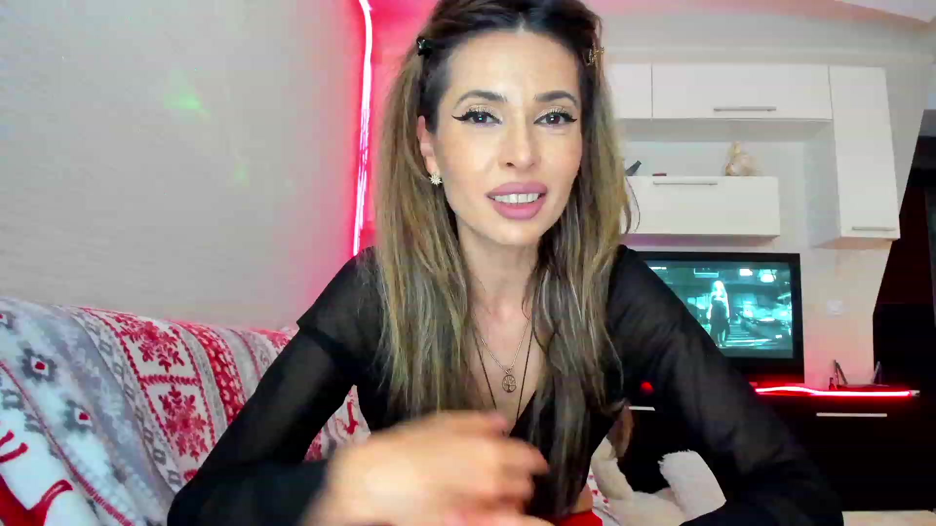 Gallery image thumbnail from SmileyTinaa's myfreecams stream on, 05/25/2023, 23:59 image 4 of 20