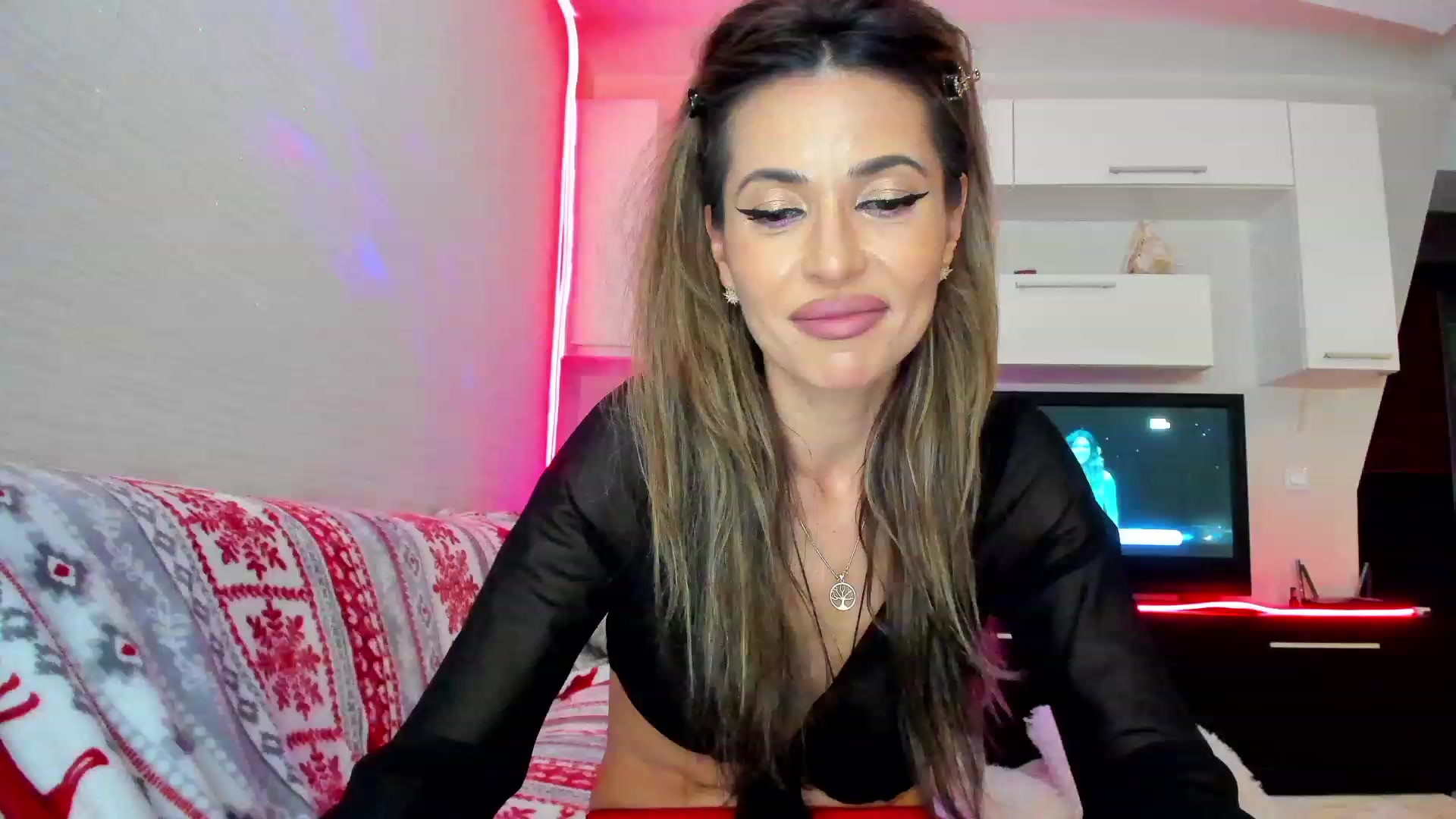 Gallery image thumbnail from SmileyTinaa's myfreecams stream on, 05/25/2023, 23:59 image 7 of 20