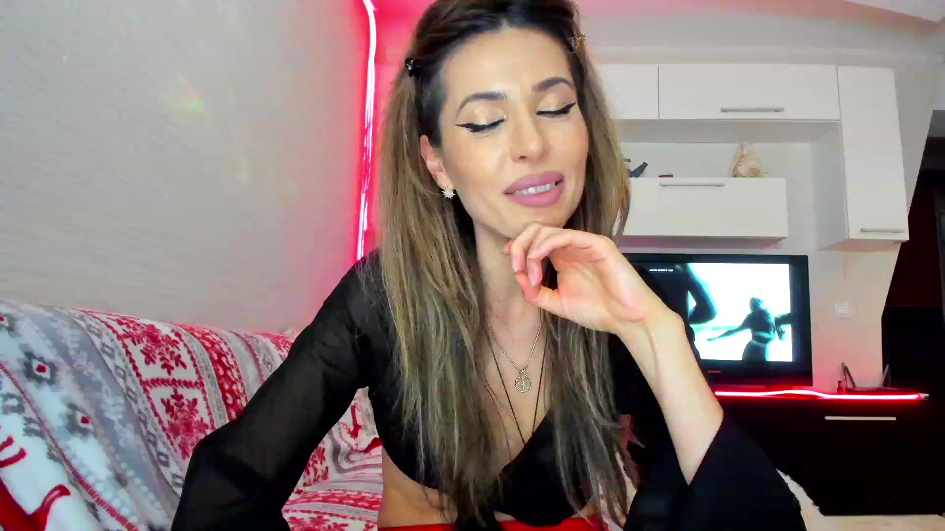 Gallery image thumbnail from SmileyTinaa's myfreecams stream on, 05/25/2023, 23:59 image 13 of 20