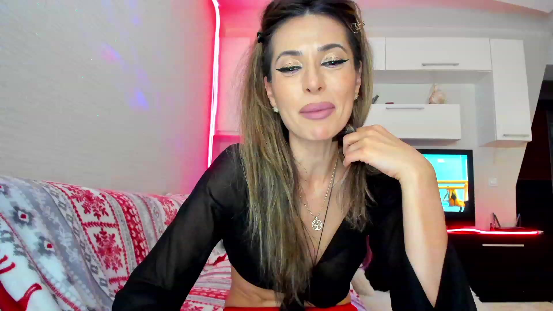 Gallery image thumbnail from SmileyTinaa's myfreecams stream on, 05/25/2023, 23:59 image 8 of 20