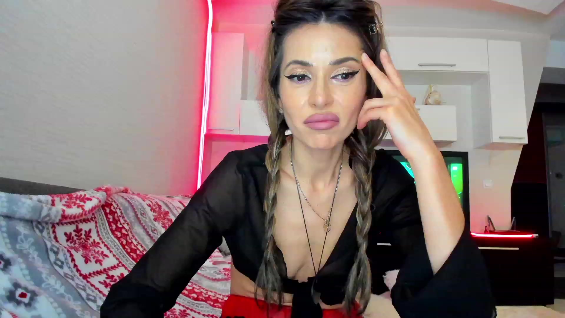 Gallery image thumbnail from SmileyTinaa's myfreecams stream on, 05/26/2023, 01:32 image 3 of 20