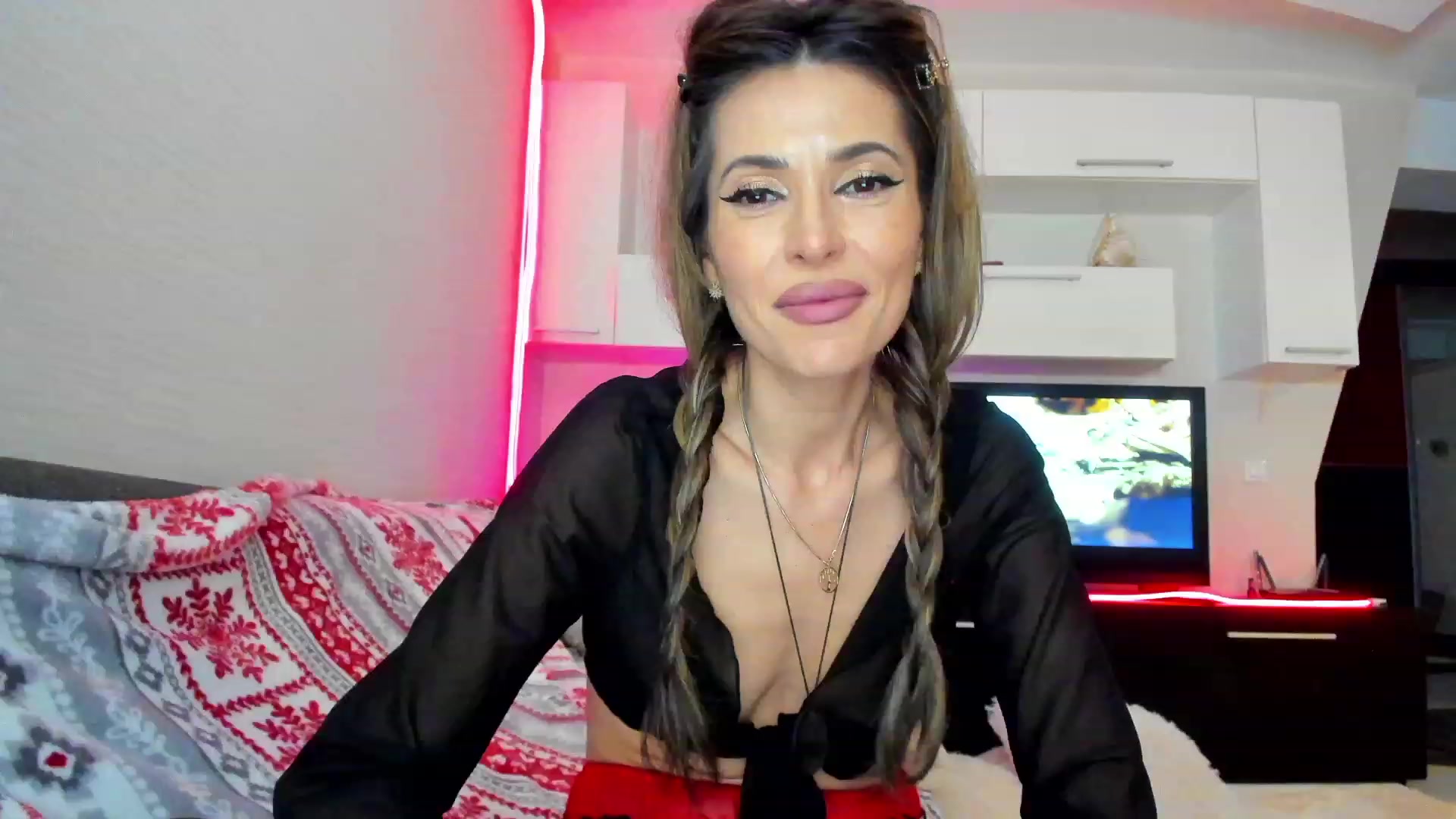 Gallery image thumbnail from SmileyTinaa's myfreecams stream on, 05/26/2023, 01:32 image 7 of 20