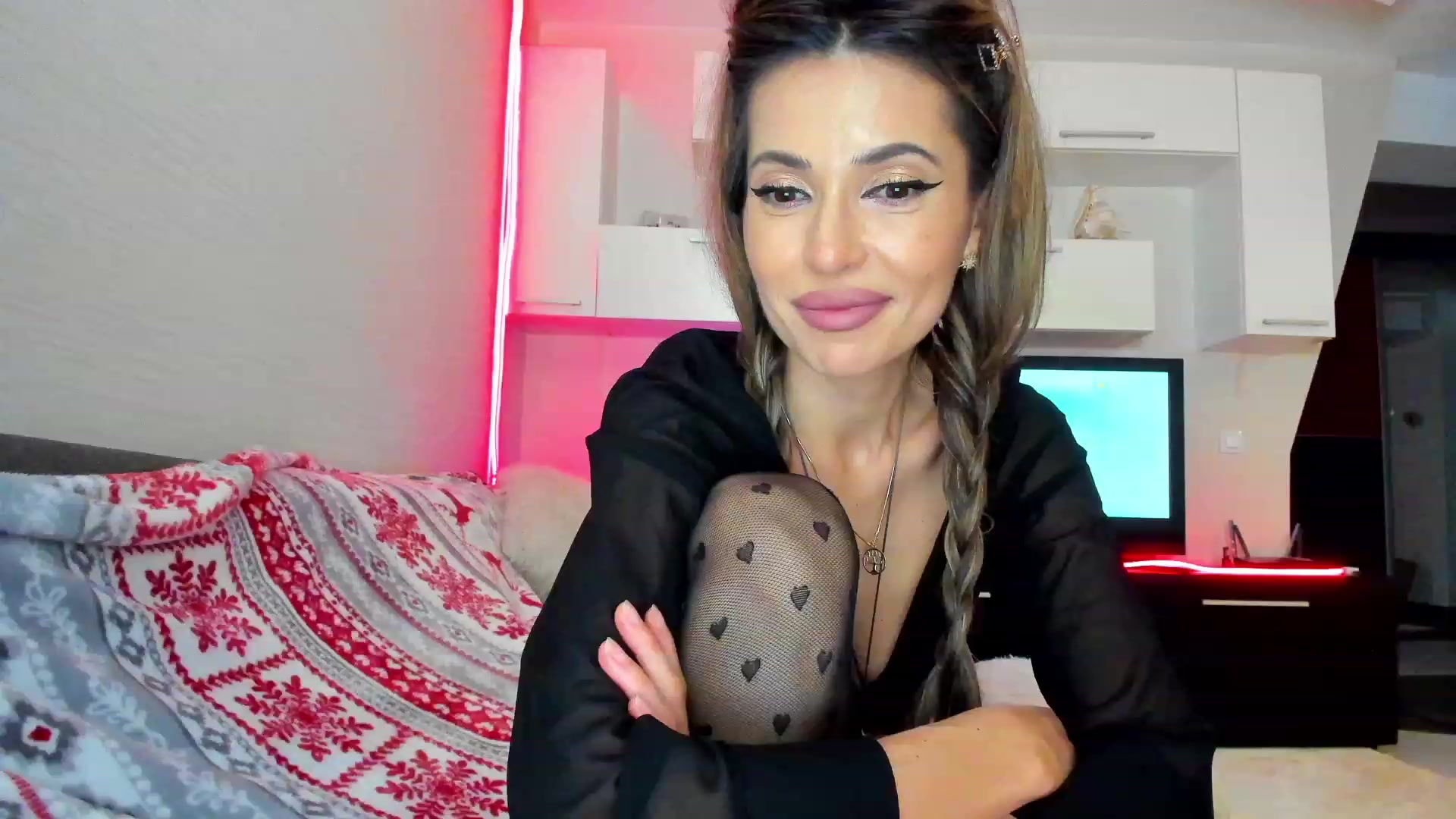 Gallery image thumbnail from SmileyTinaa's myfreecams stream on, 05/26/2023, 01:32 image 8 of 20