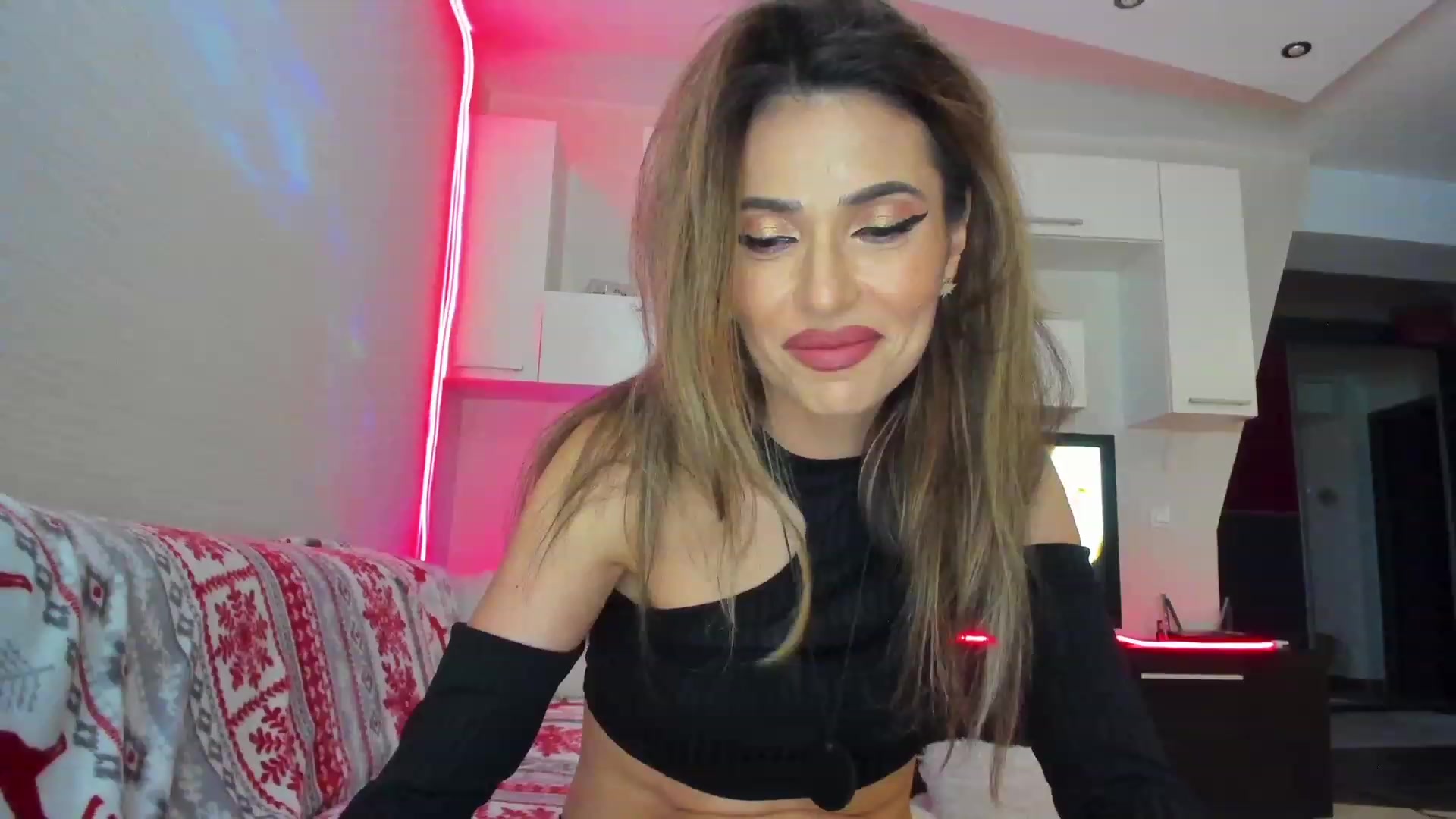 Gallery image thumbnail from SmileyTinaa's myfreecams stream on, 05/26/2023, 22:52 image 3 of 20