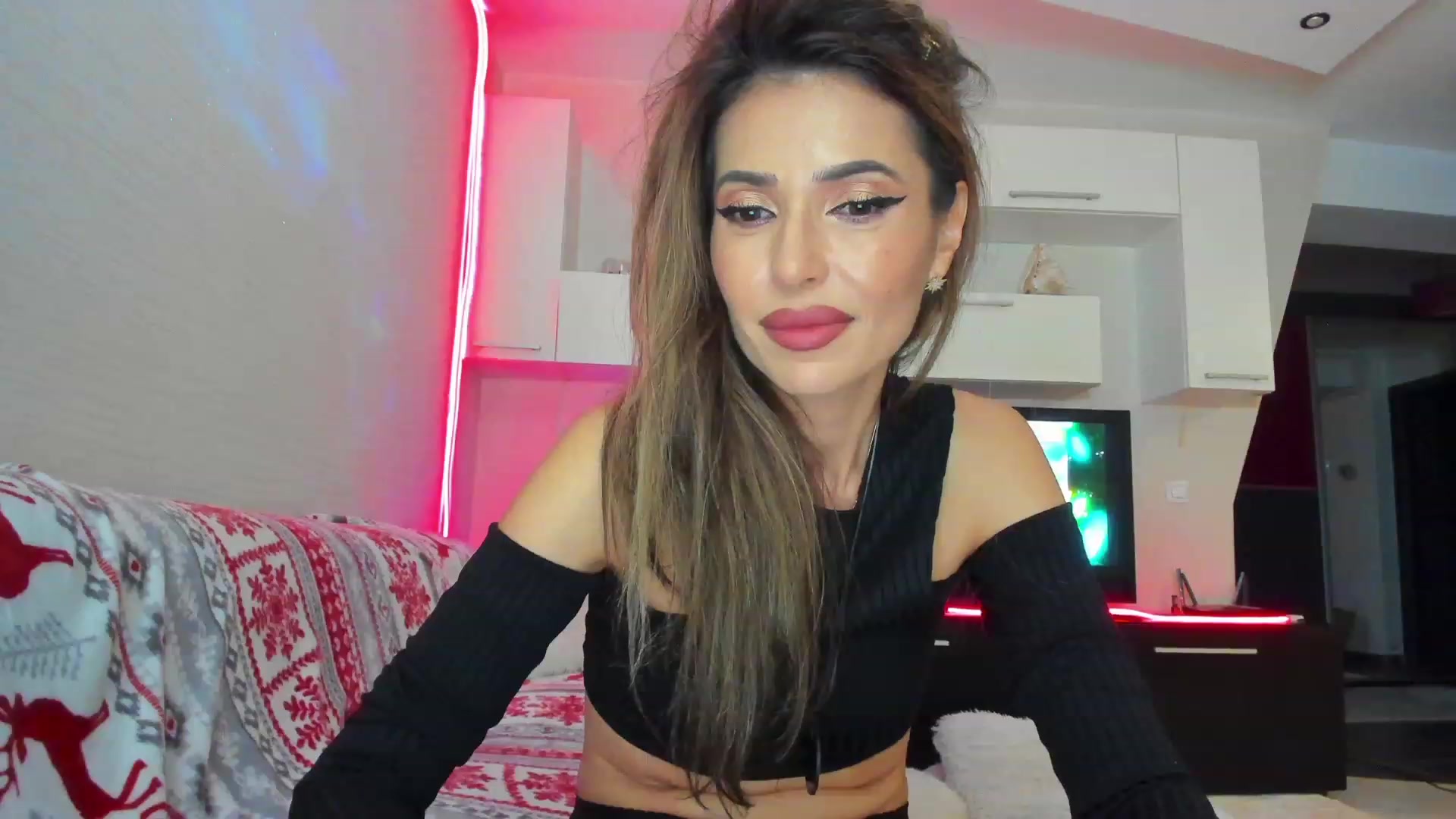 Gallery image thumbnail from SmileyTinaa's myfreecams stream on, 05/26/2023, 22:52 image 17 of 20