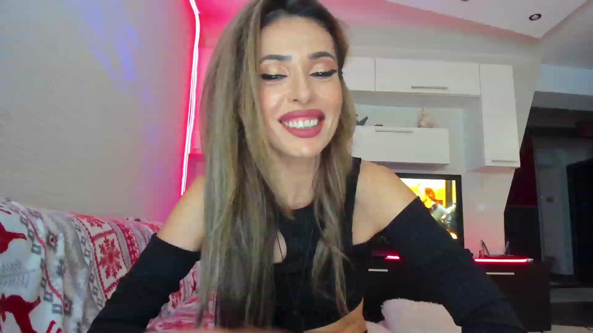 Gallery image thumbnail from SmileyTinaa's myfreecams stream on, 05/26/2023, 22:52 image 9 of 20