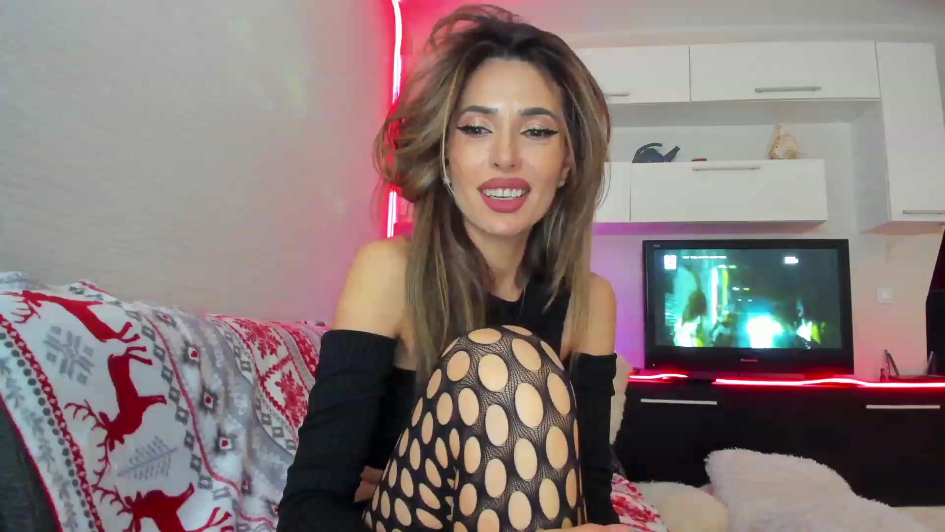 Gallery image thumbnail from SmileyTinaa's myfreecams stream on, 05/27/2023, 01:56 image 6 of 20