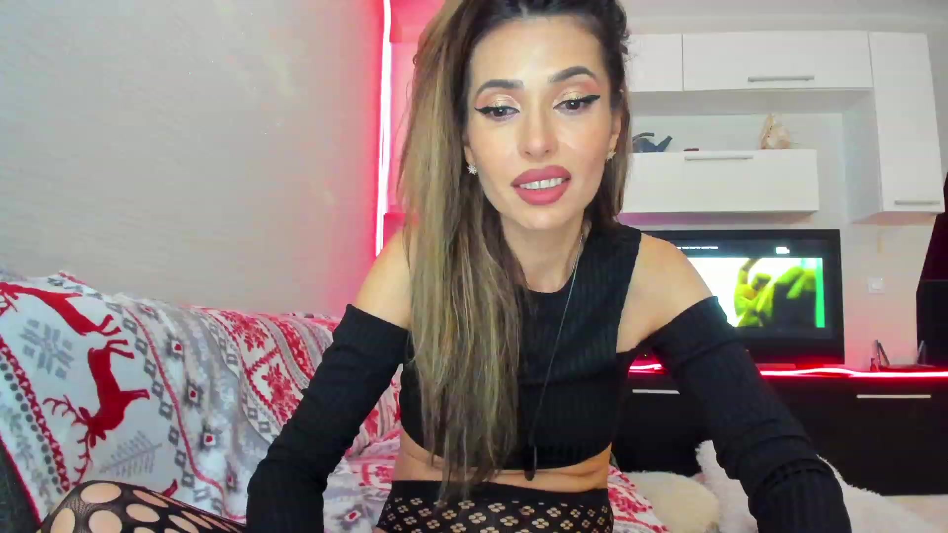 Gallery image thumbnail from SmileyTinaa's myfreecams stream on, 05/27/2023, 01:56 image 5 of 20