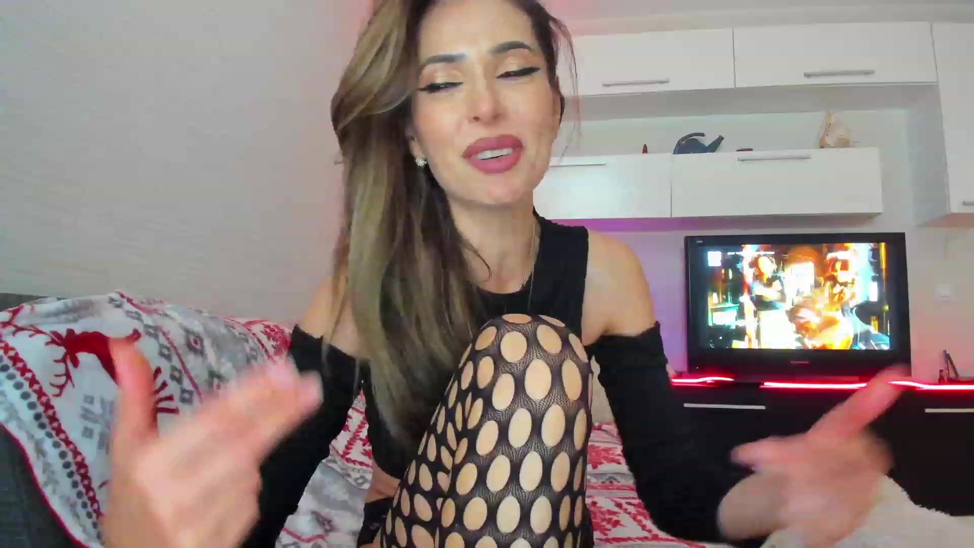 Gallery image thumbnail from SmileyTinaa's myfreecams stream on, 05/27/2023, 01:56 image 10 of 20