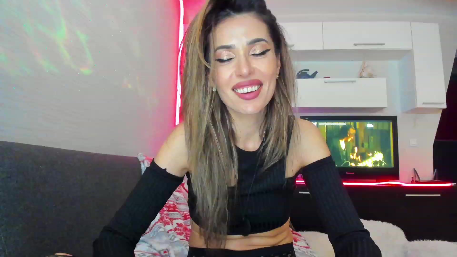 Gallery image thumbnail from SmileyTinaa's myfreecams stream on, 05/27/2023, 03:57 image 9 of 20