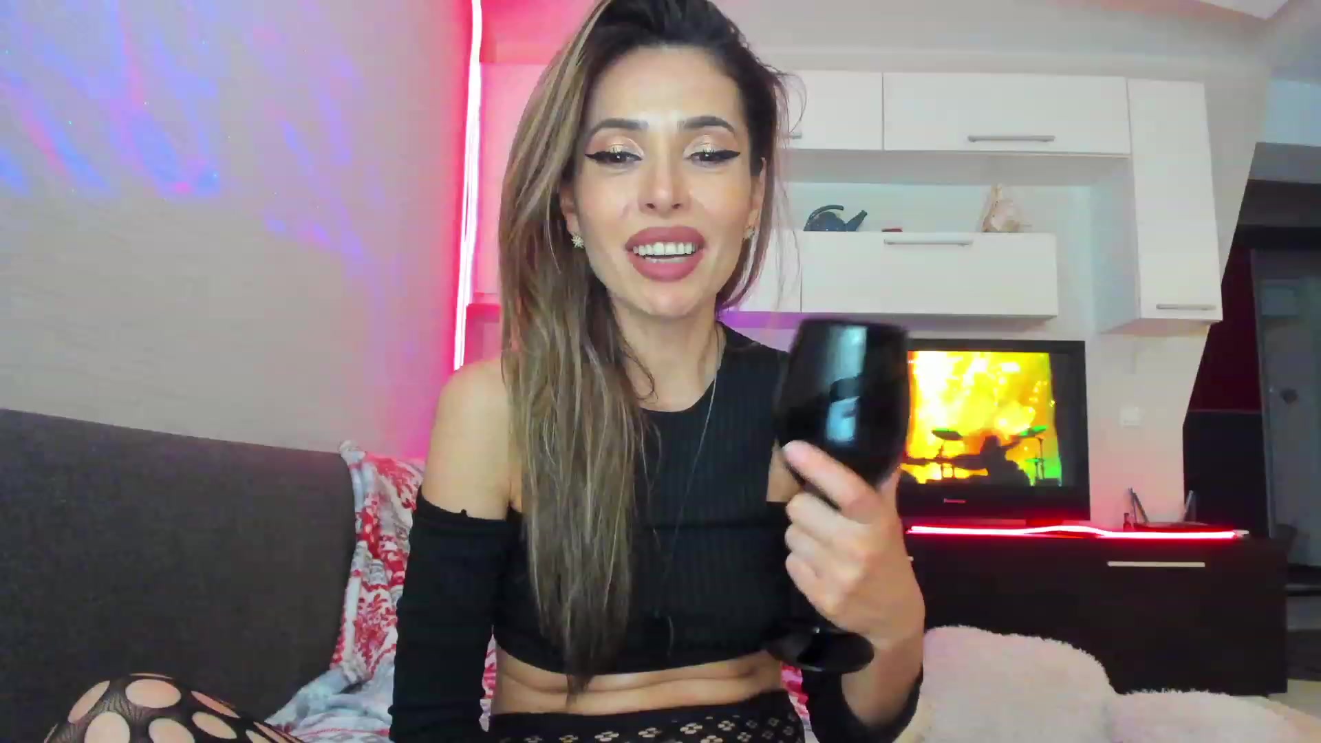 Gallery image thumbnail from SmileyTinaa's myfreecams stream on, 05/27/2023, 03:57 image 1 of 20