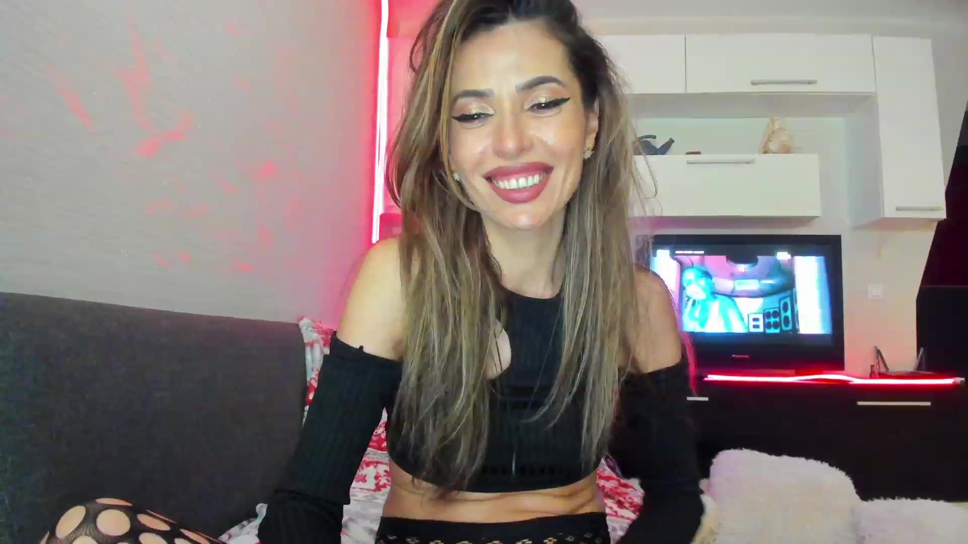 Gallery image thumbnail from SmileyTinaa's myfreecams stream on, 05/27/2023, 03:57 image 12 of 20