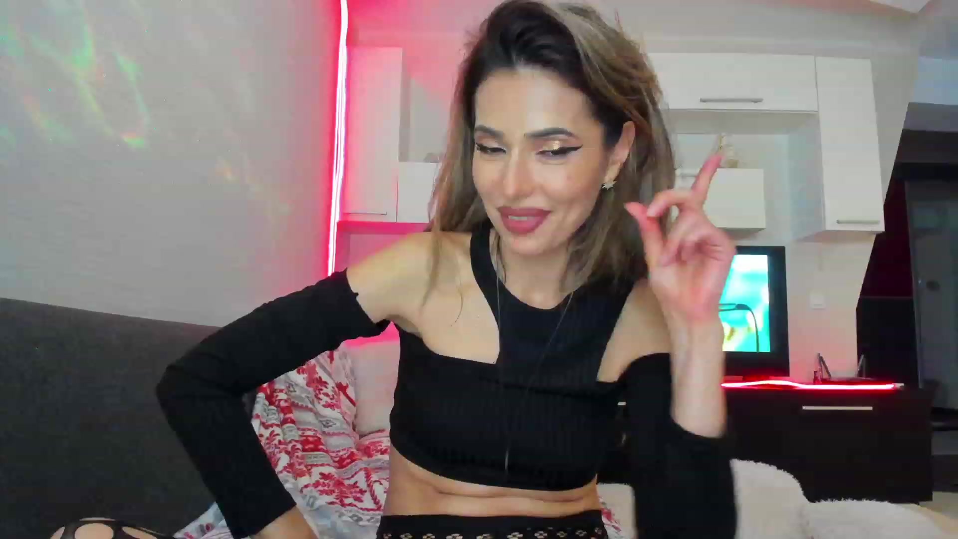 Gallery image thumbnail from SmileyTinaa's myfreecams stream on, 05/27/2023, 03:57 image 2 of 20