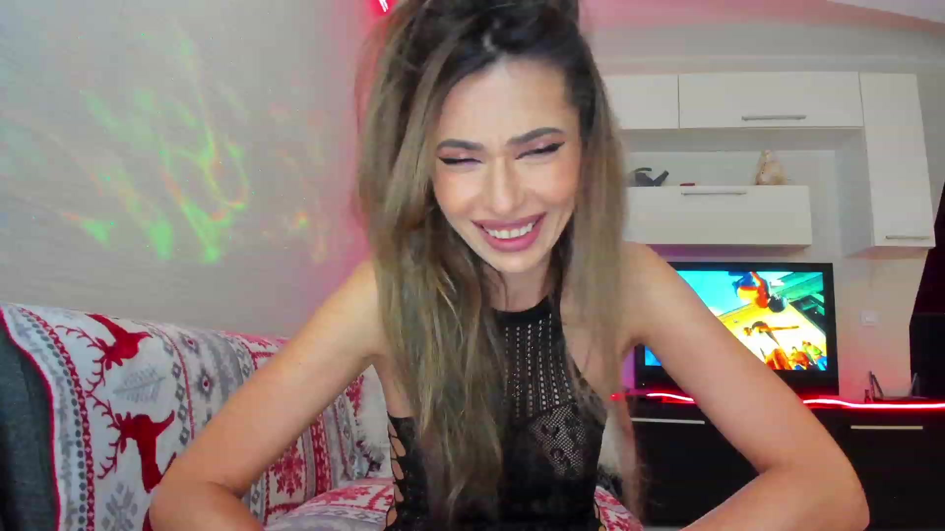 Gallery image thumbnail from SmileyTinaa's myfreecams stream on, 05/31/2023, 24:02 image 1 of 20