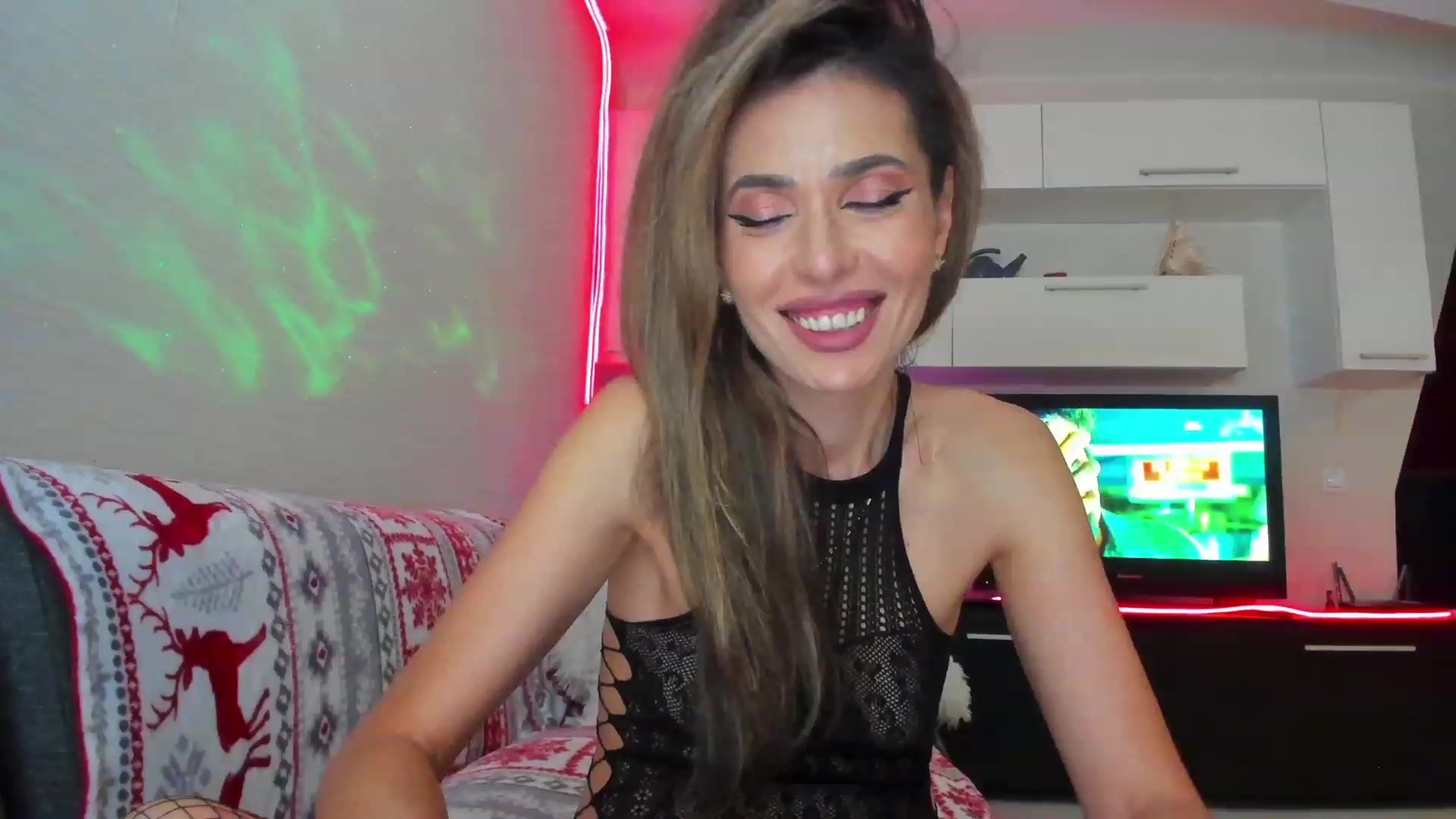 Gallery image thumbnail from SmileyTinaa's myfreecams stream on, 05/31/2023, 24:02 image 16 of 20