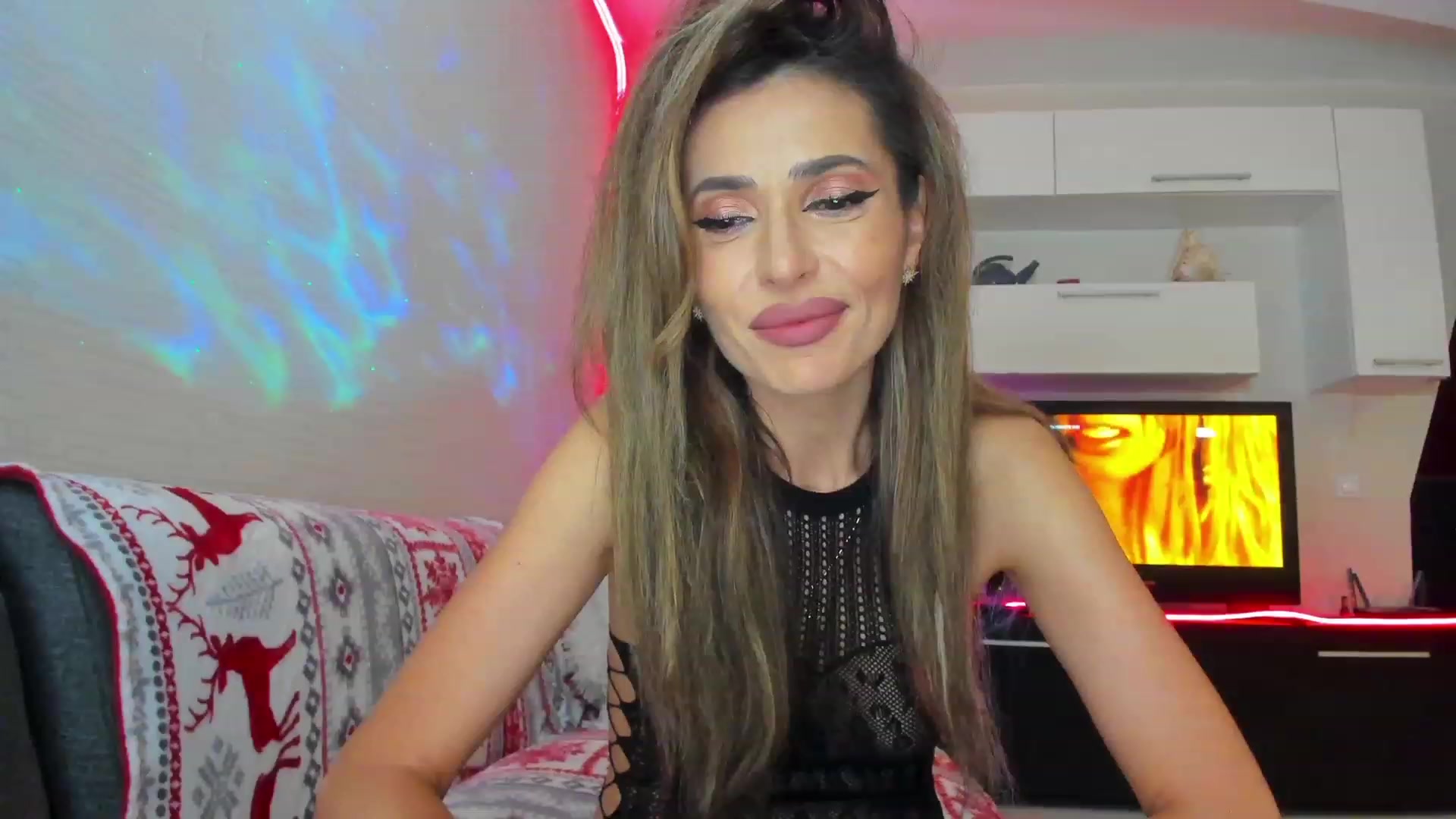 Gallery image thumbnail from SmileyTinaa's myfreecams stream on, 05/31/2023, 24:02 image 13 of 20