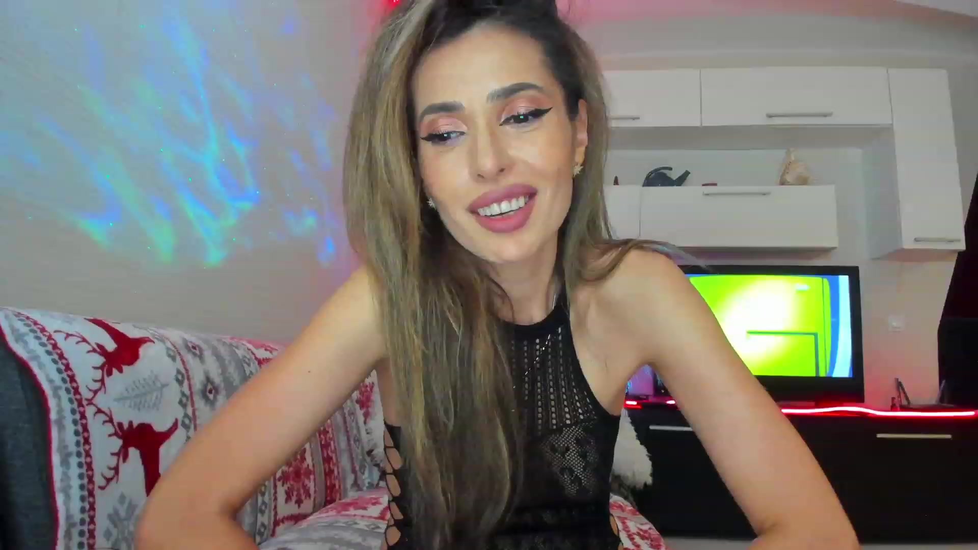 Gallery image thumbnail from SmileyTinaa's myfreecams stream on, 05/31/2023, 24:02 image 15 of 20