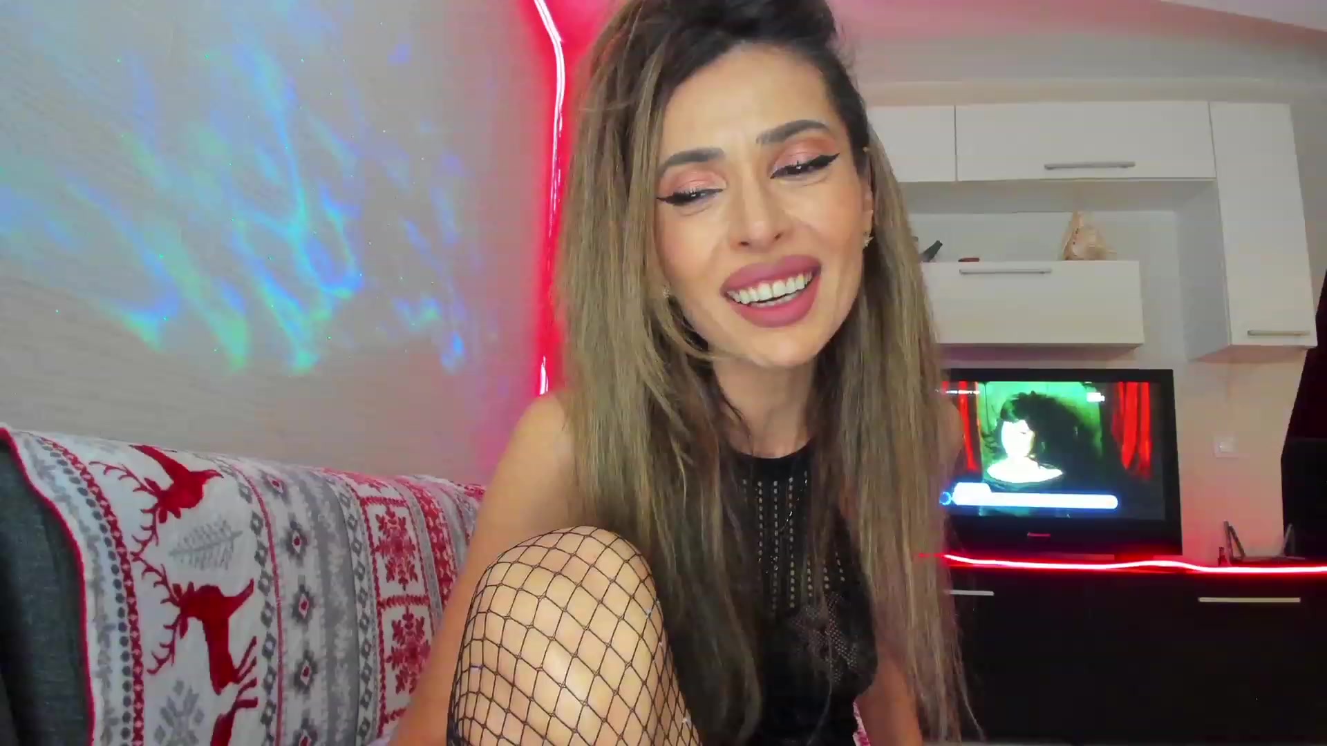 Gallery image thumbnail from SmileyTinaa's myfreecams stream on, 05/31/2023, 24:02 image 8 of 20