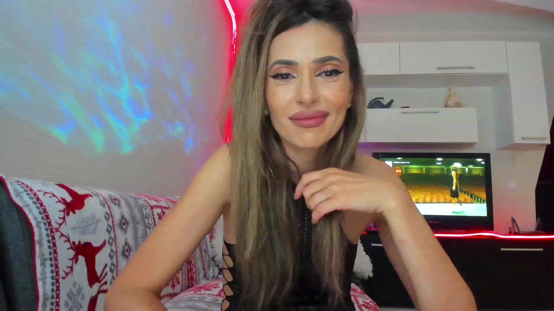 Gallery image thumbnail from SmileyTinaa's myfreecams stream on, 05/31/2023, 24:02 image 7 of 20