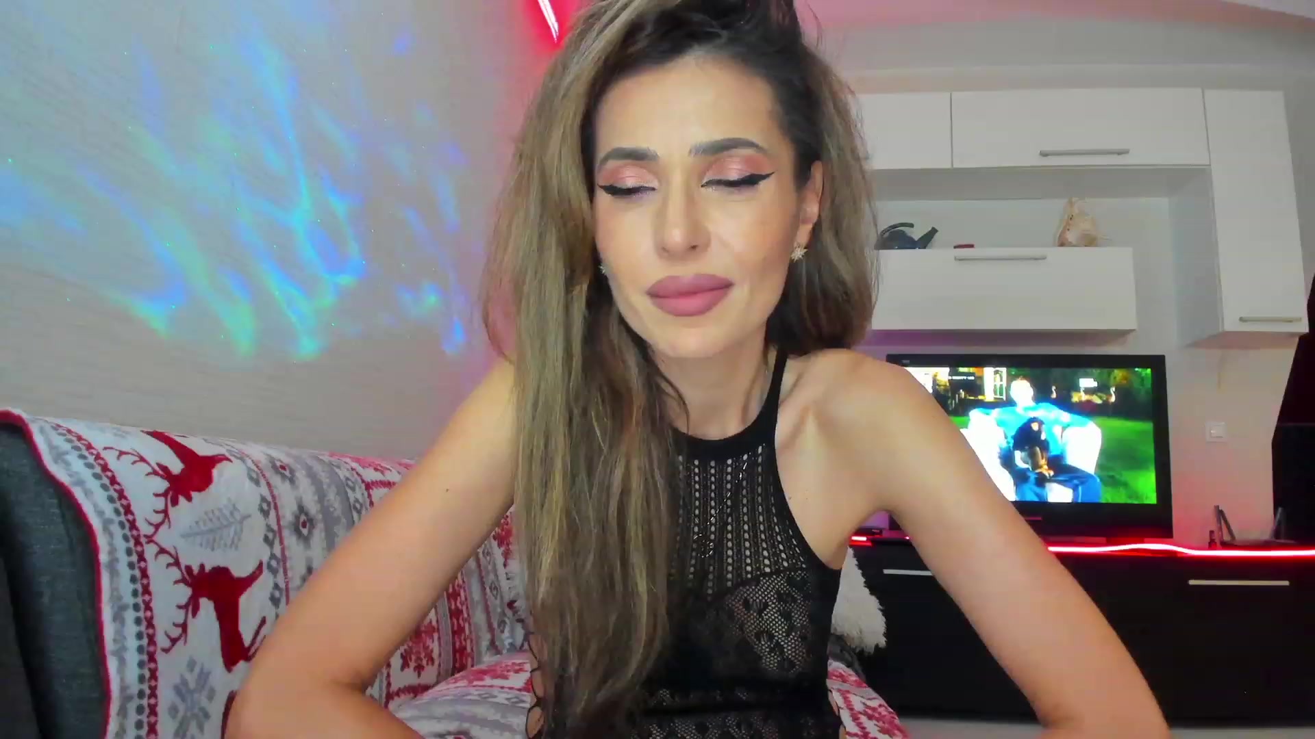 Gallery image thumbnail from SmileyTinaa's myfreecams stream on, 05/31/2023, 24:02 image 14 of 20