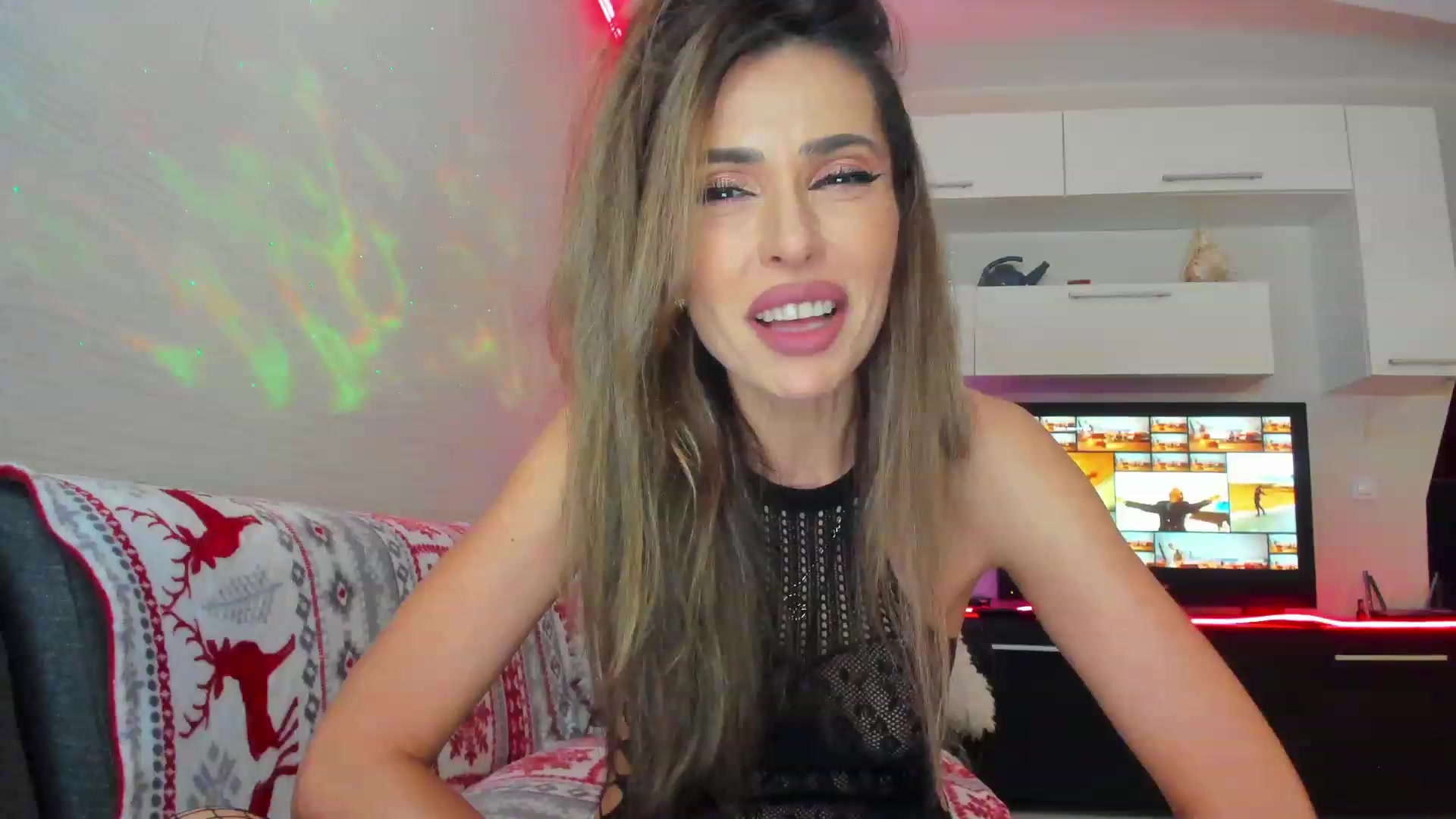 Gallery image thumbnail from SmileyTinaa's myfreecams stream on, 05/31/2023, 24:02 image 3 of 20