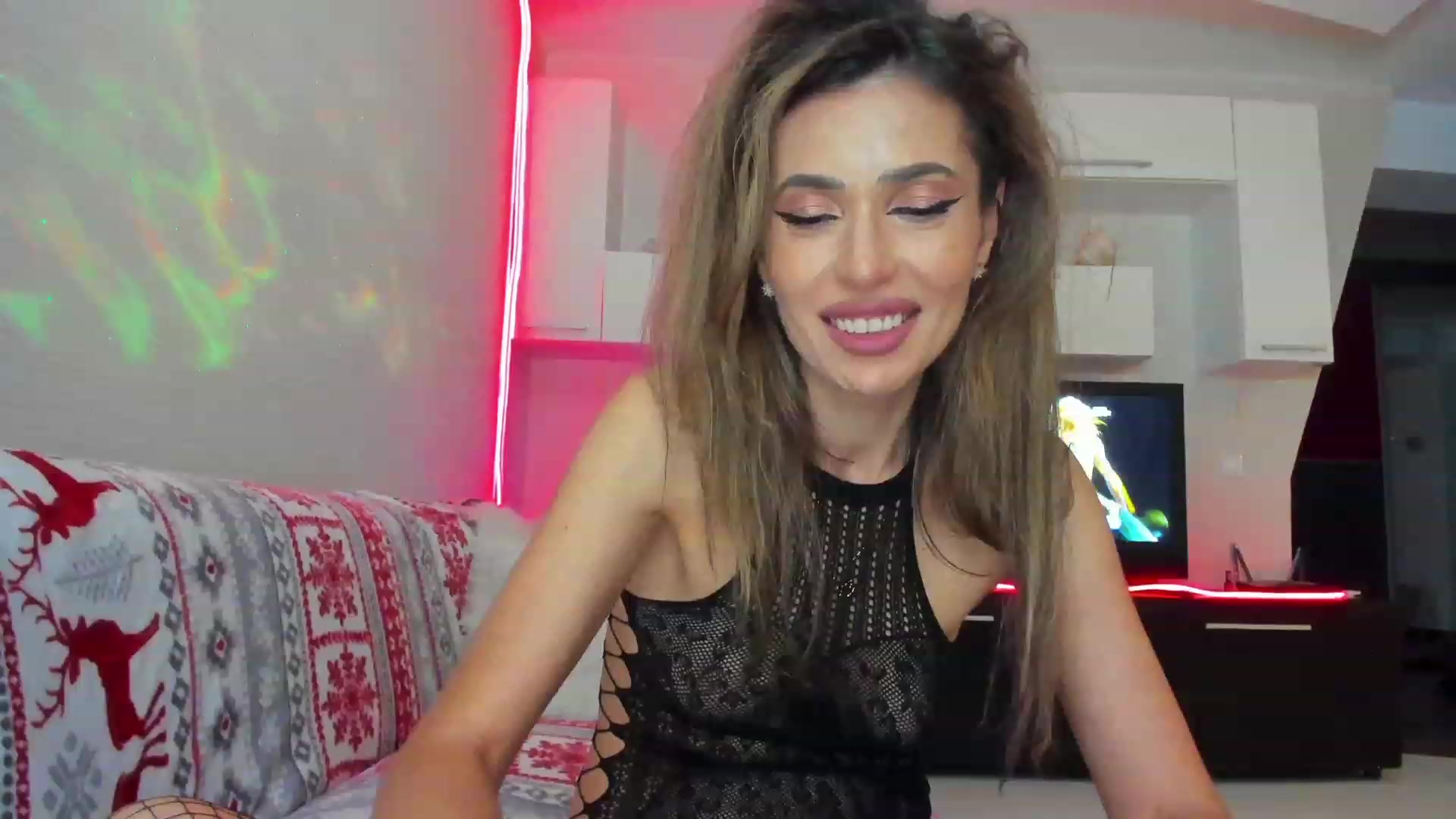 Gallery image thumbnail from SmileyTinaa's myfreecams stream on, 05/31/2023, 01:21 image 17 of 20