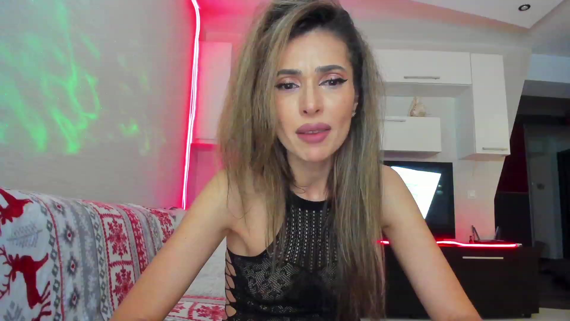 Gallery image thumbnail from SmileyTinaa's myfreecams stream on, 05/31/2023, 01:21 image 10 of 20