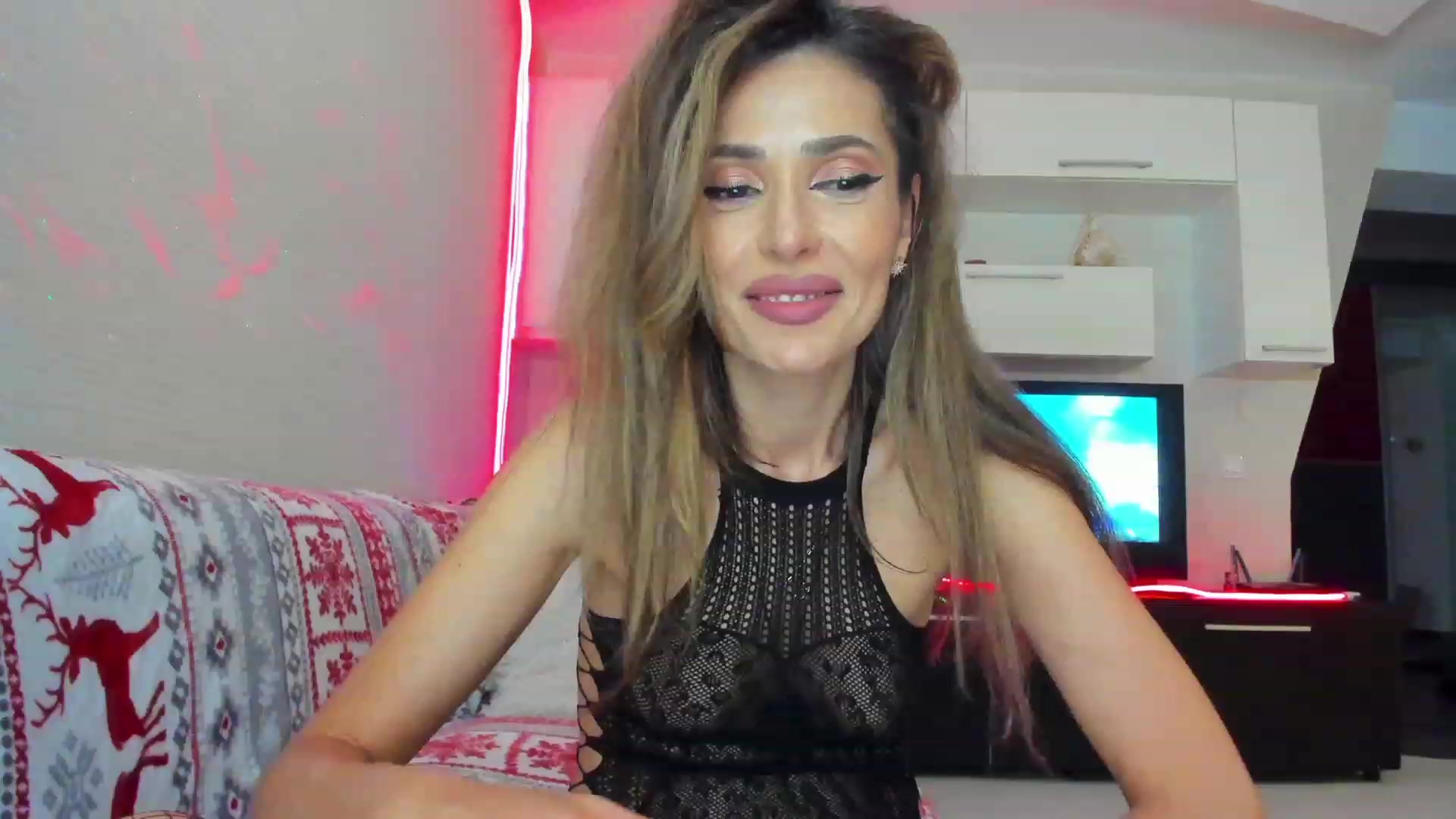 Gallery image thumbnail from SmileyTinaa's myfreecams stream on, 05/31/2023, 01:21 image 16 of 20