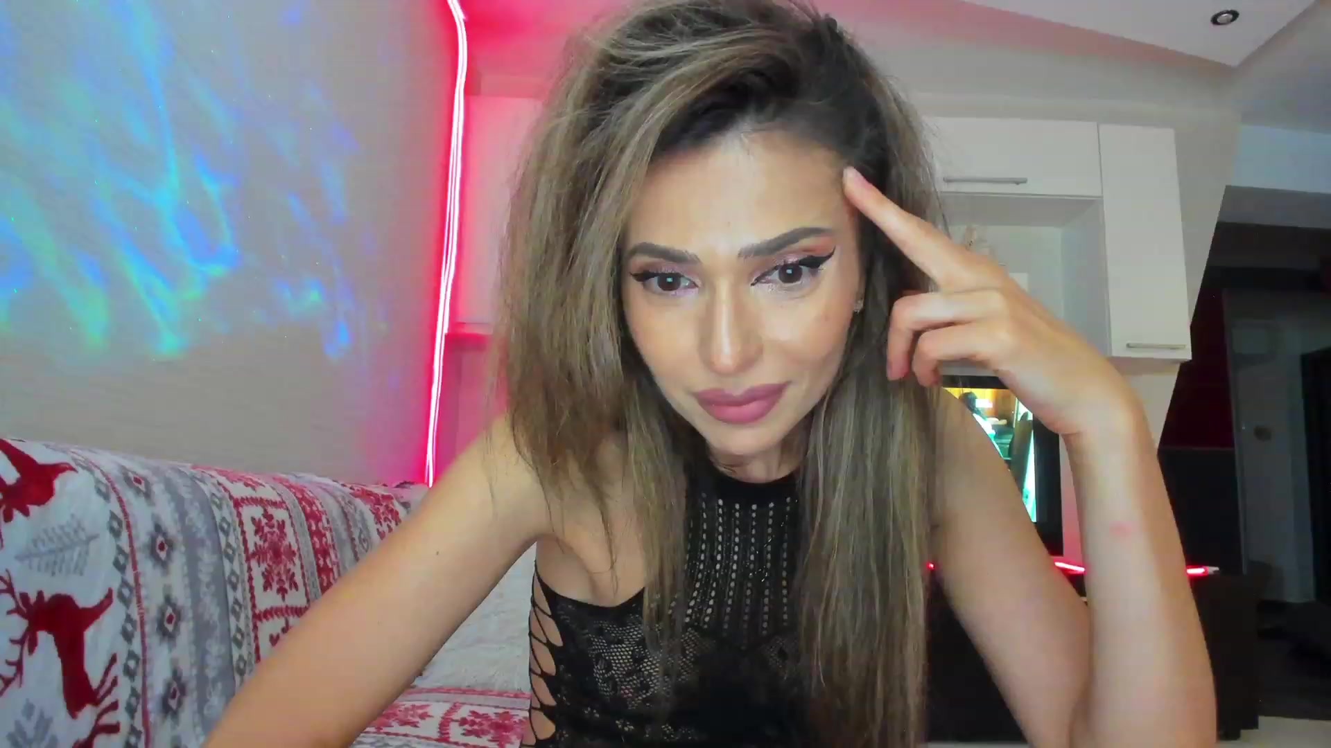 Gallery image thumbnail from SmileyTinaa's myfreecams stream on, 05/31/2023, 01:21 image 9 of 20