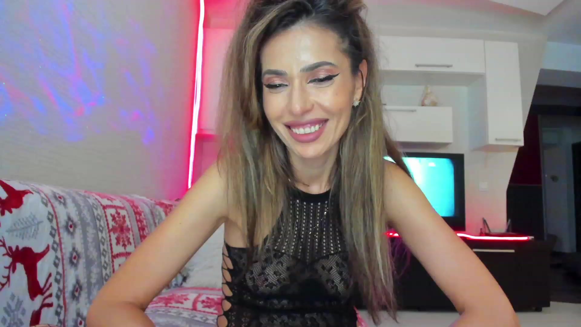 Gallery image thumbnail from SmileyTinaa's myfreecams stream on, 05/31/2023, 01:21 image 15 of 20