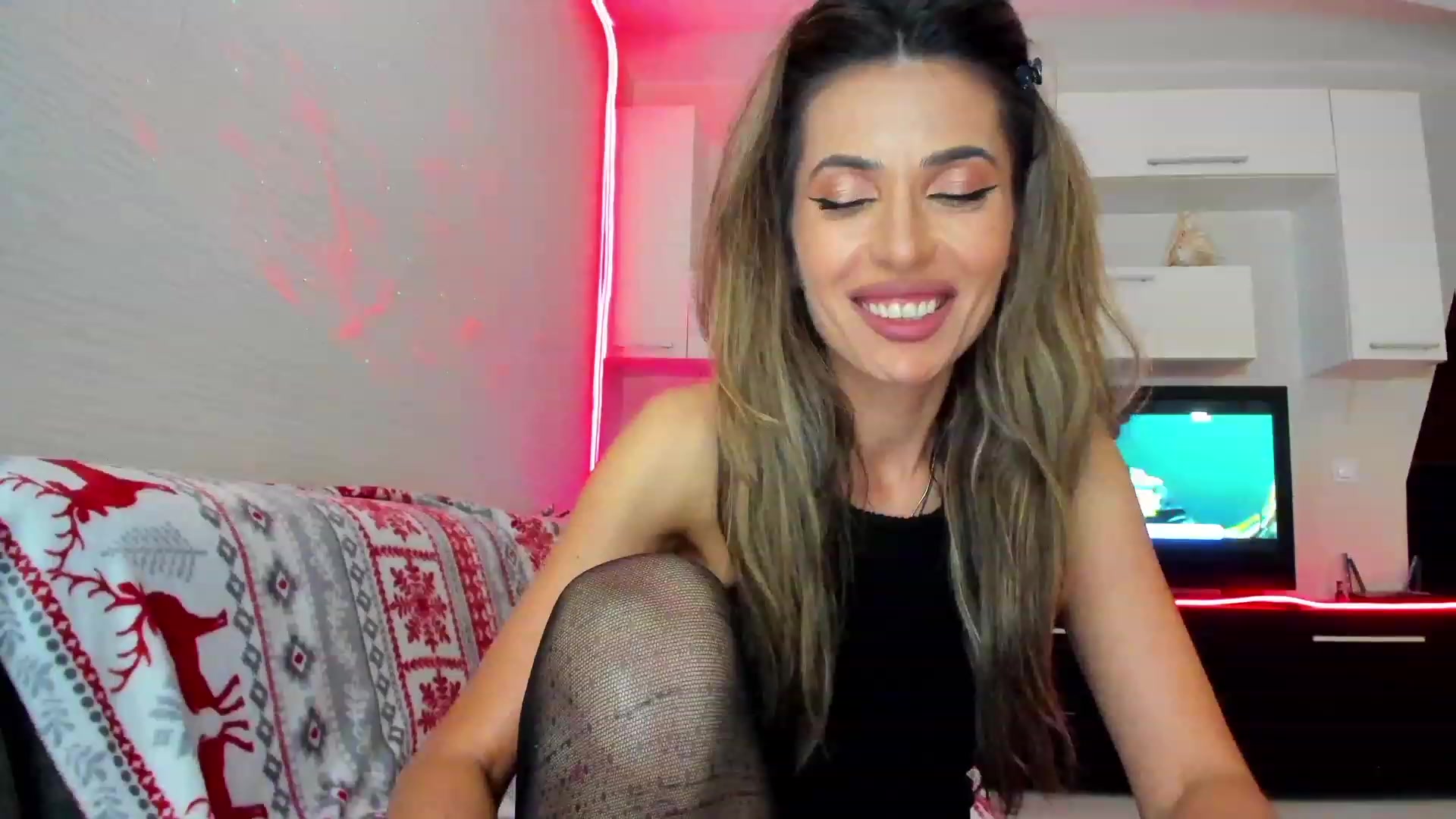 Gallery image thumbnail from SmileyTinaa's myfreecams stream on, 06/06/2023, 22:59 image 15 of 20