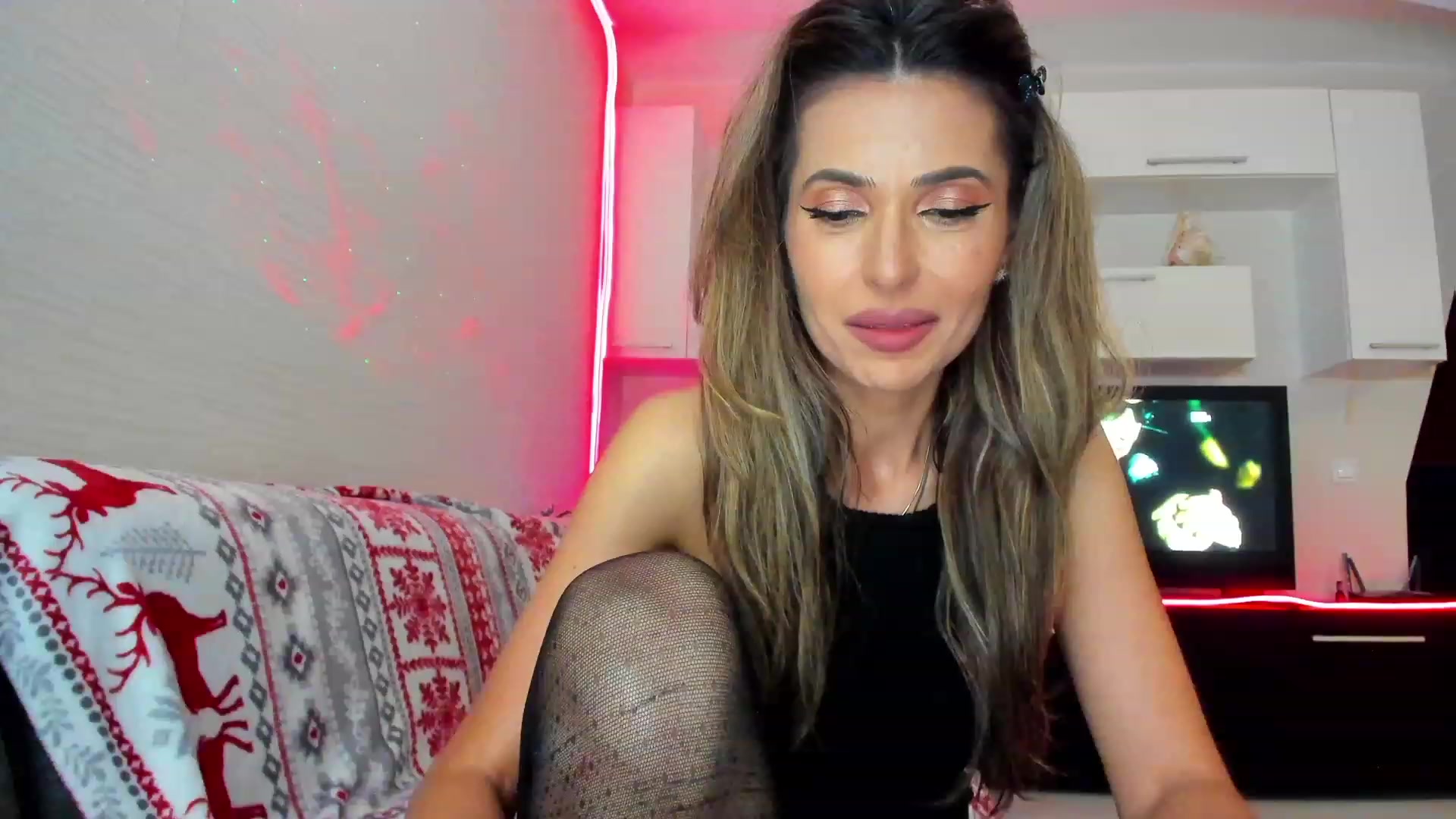 Gallery image thumbnail from SmileyTinaa's myfreecams stream on, 06/06/2023, 22:59 image 13 of 20